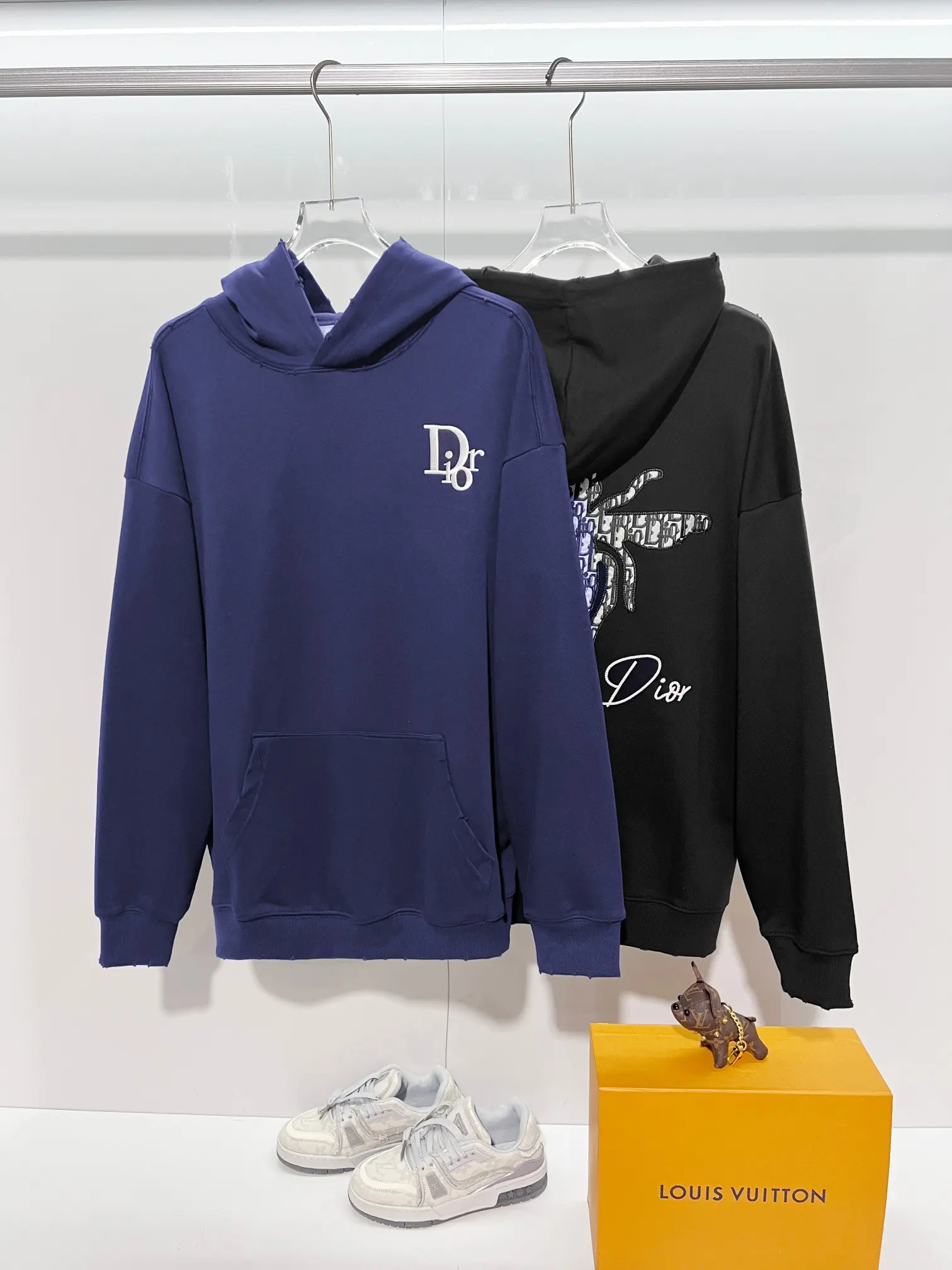 Logo Embroidery Distressed Cotton Hoodie D22022837 — view 10