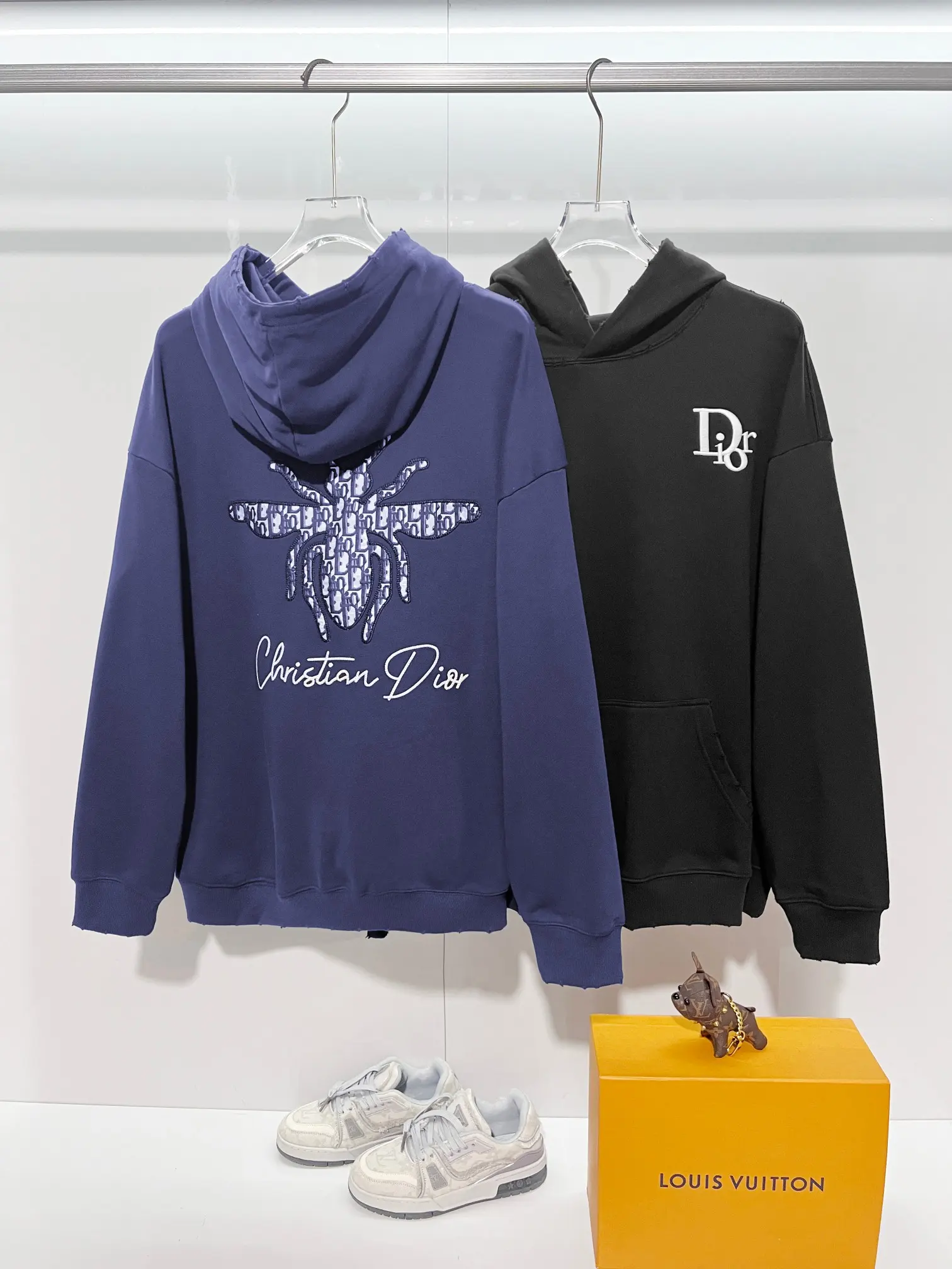 Logo Embroidery Distressed Cotton Hoodie D22022836 — view 11