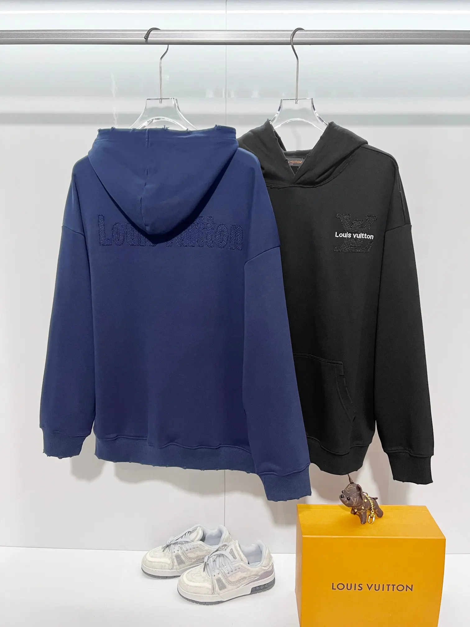 Distressed Logo Embroidery Cotton Hoodie D22022841 — view 11