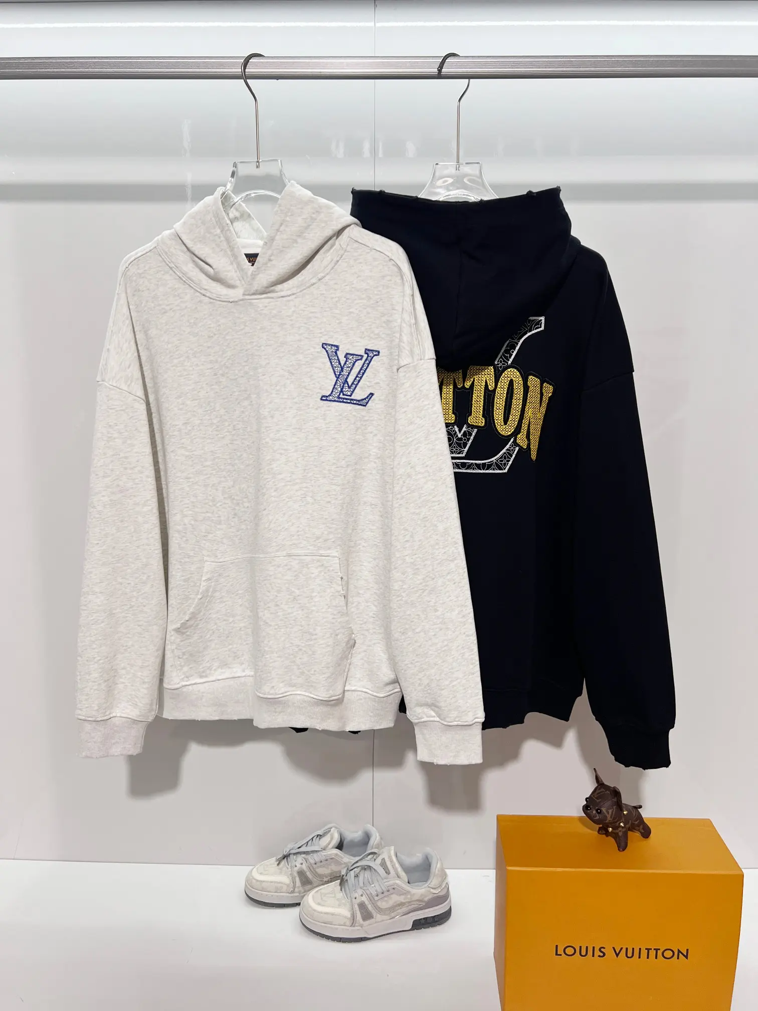 Logo Embroidered Distressed Cotton Hoodie D22022839 — view 10