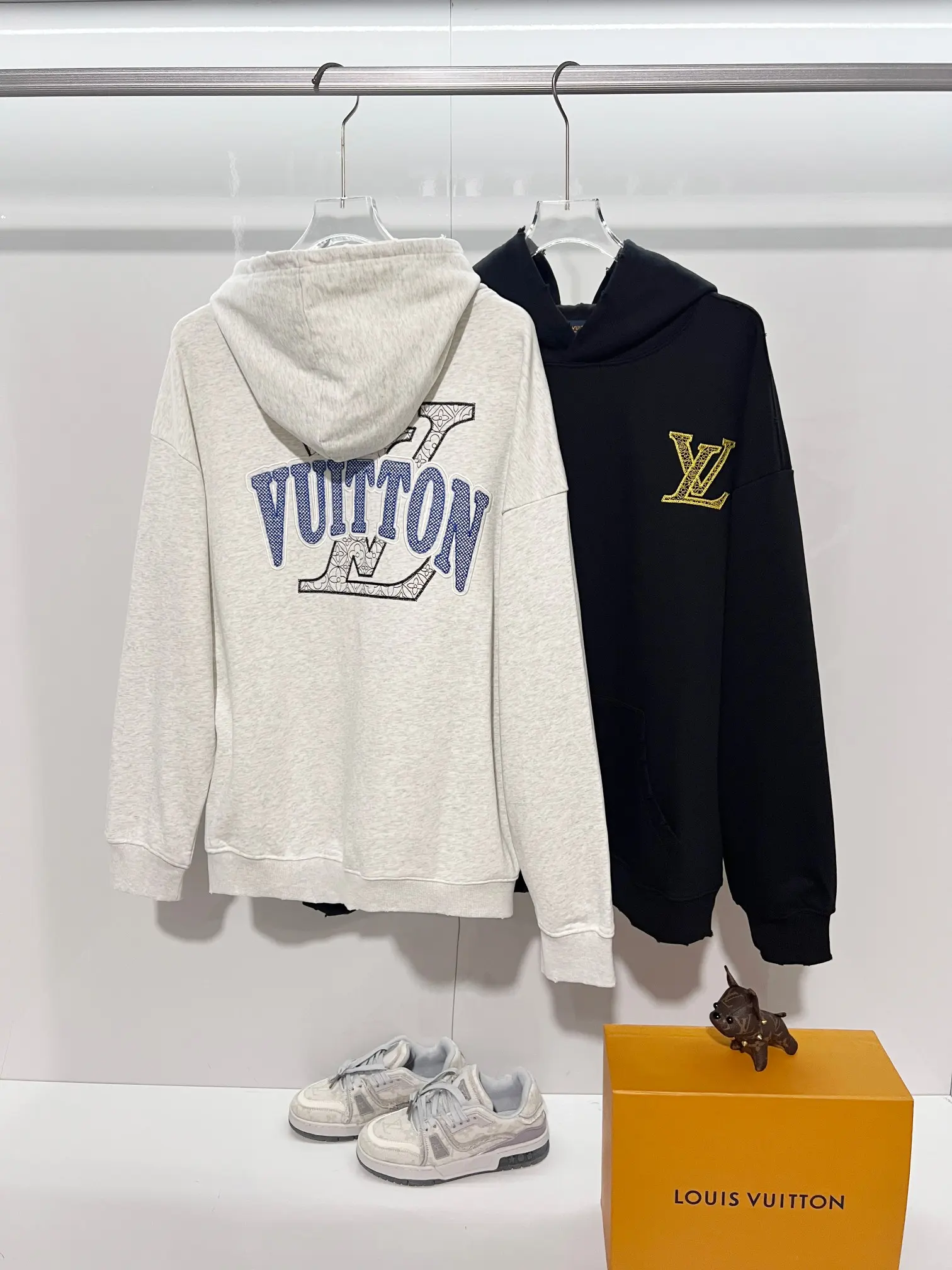 Logo Embroidered Distressed Cotton Hoodie D22022839 — view 11