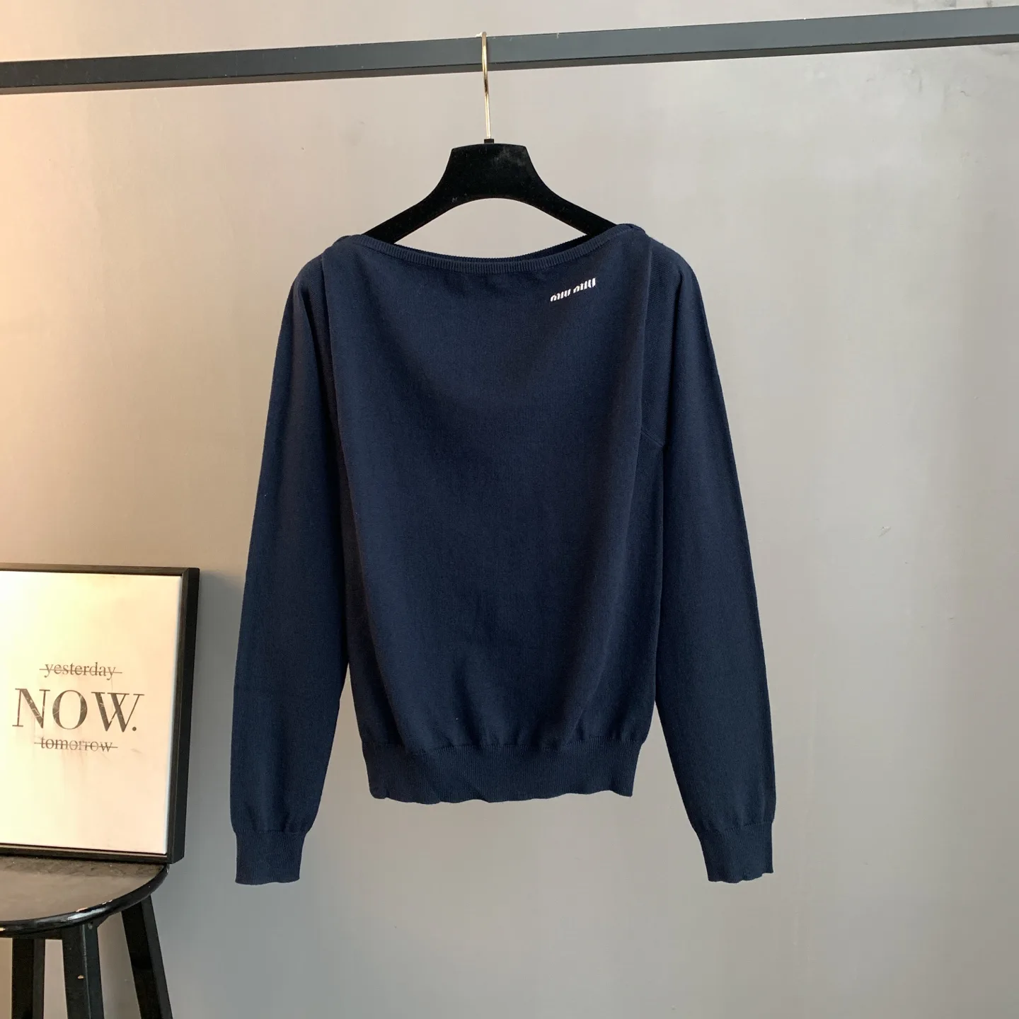 Off-the-Shoulder Wool Knit Sweater D22022893