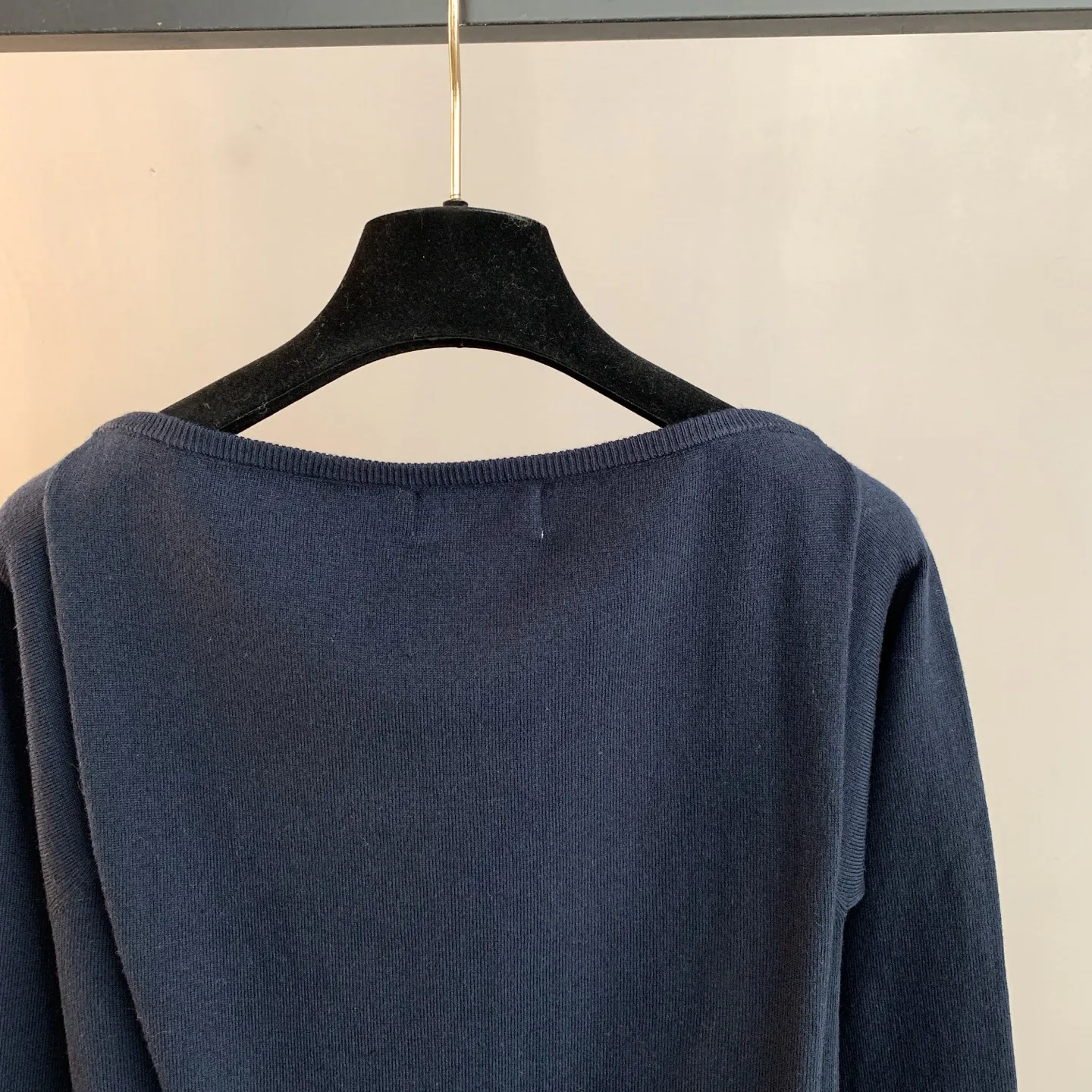 Off-the-Shoulder Wool Knit Sweater D22022893 — view 4