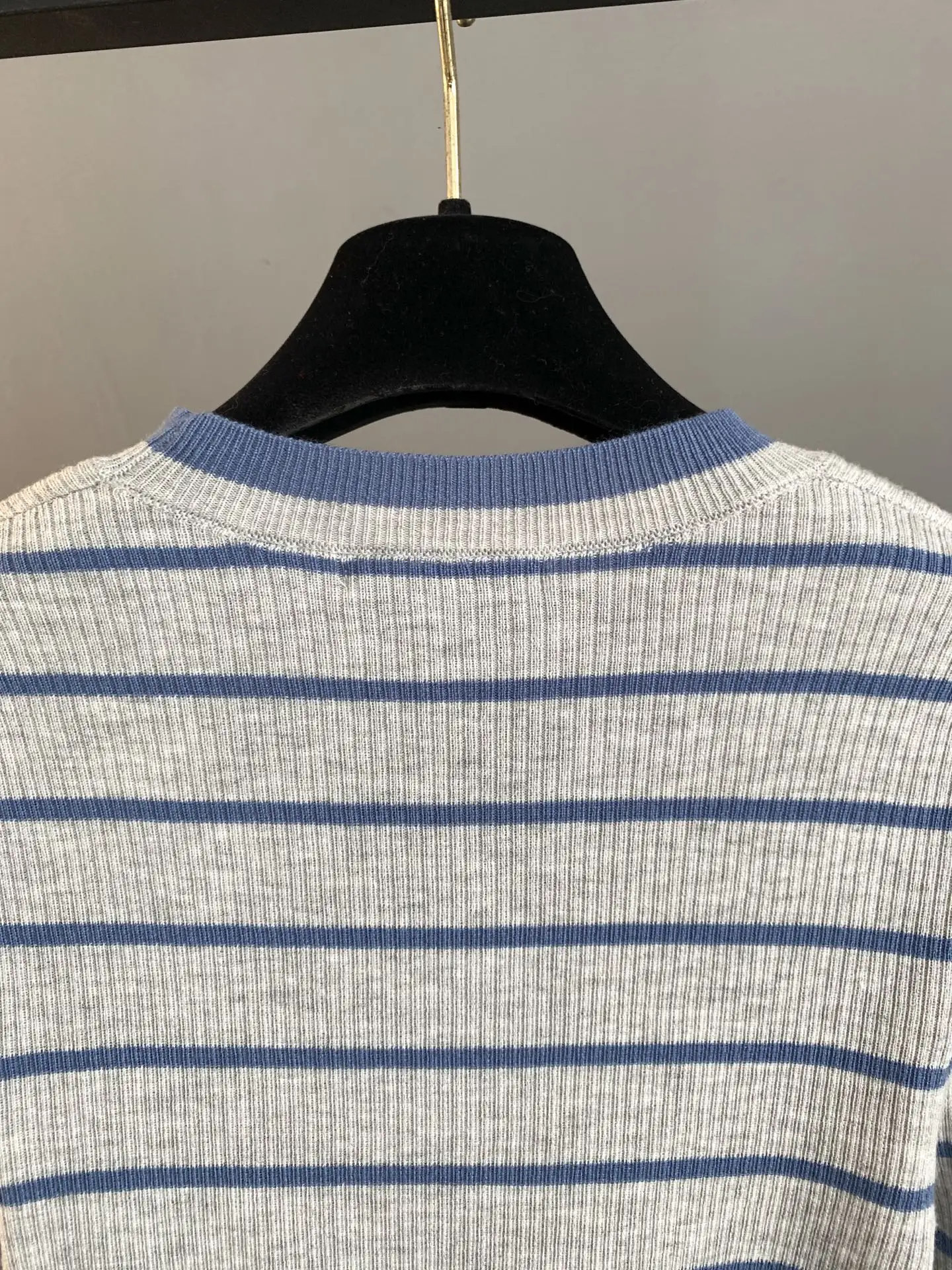 Logo Intarsia Striped Wool Knit Top D22022758 — view 3