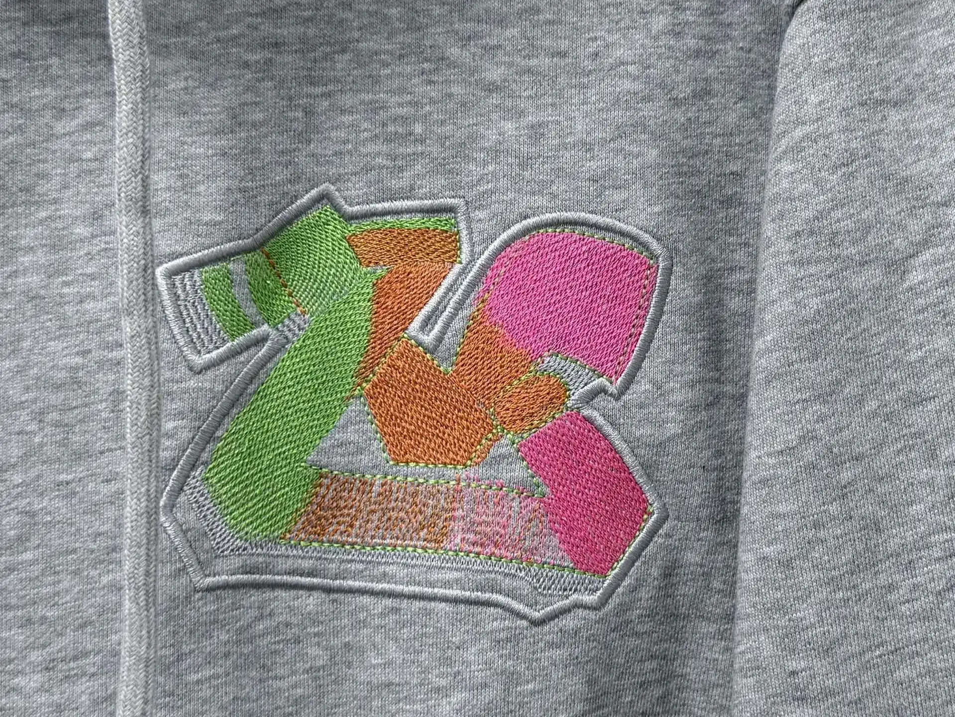 Embroidered Logo Zip-Up Hoodie D22523462 — view 6