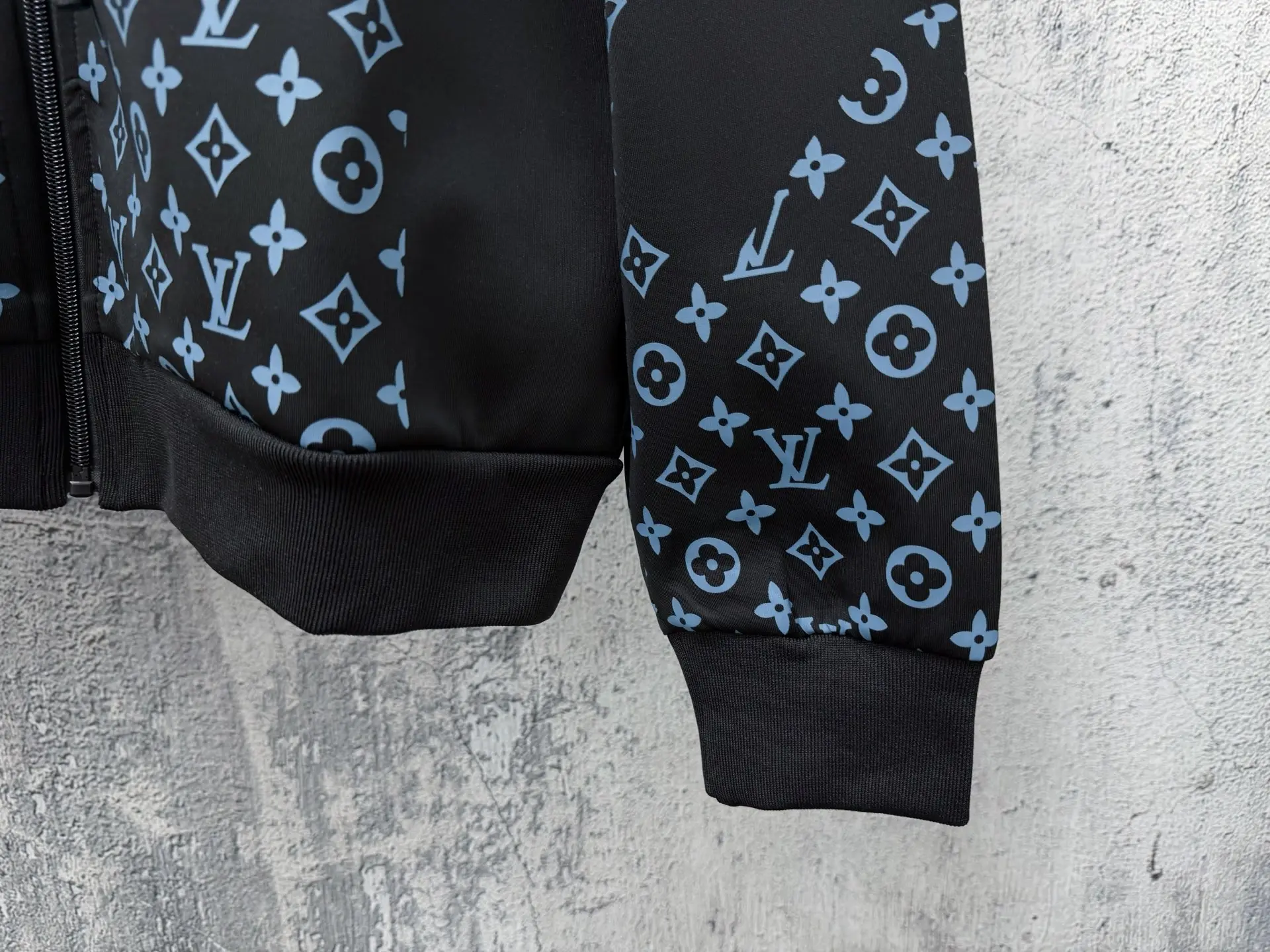 Monogram Print Zip-Up Hoodie D22523463 — view 6