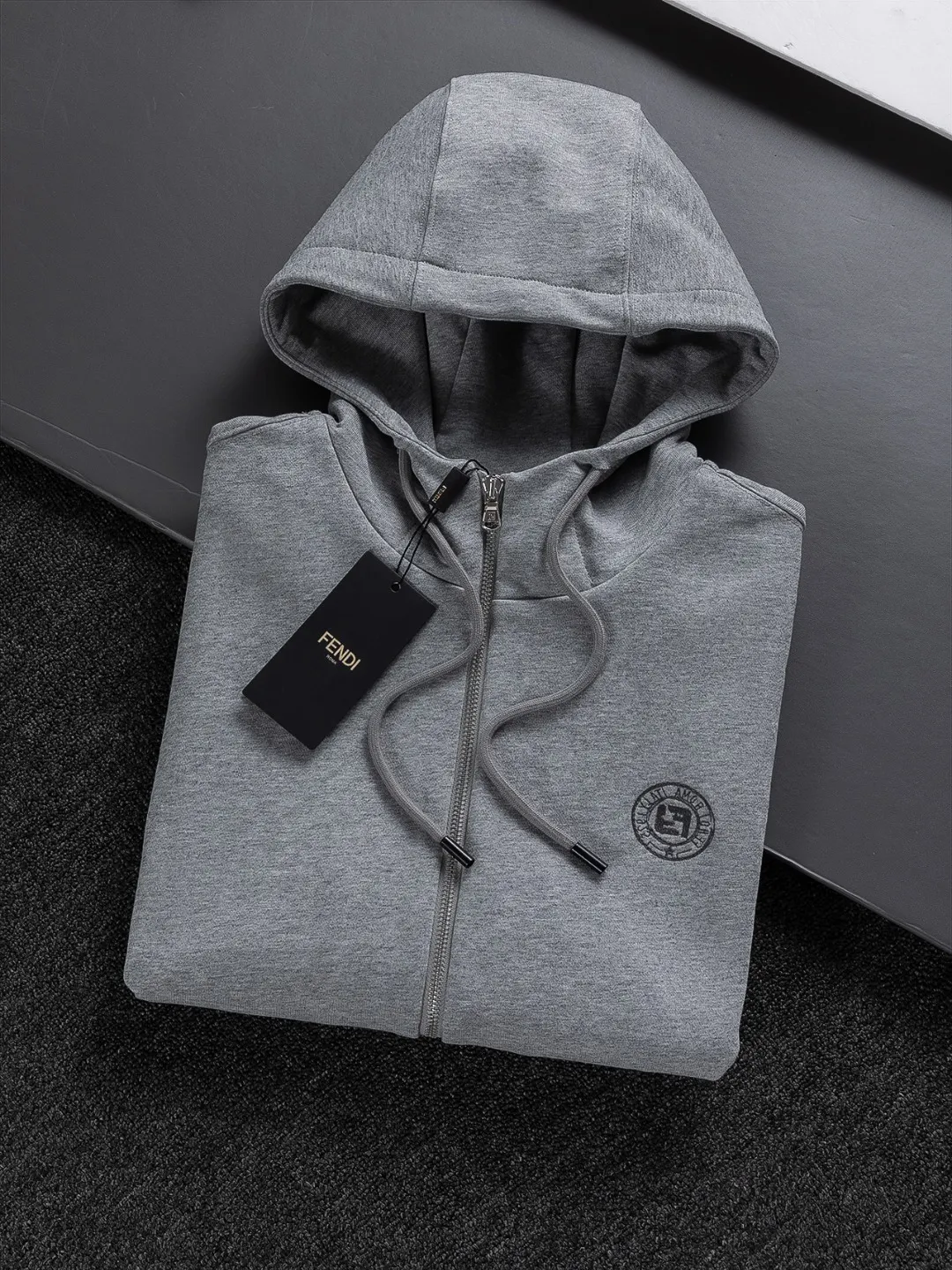 Logo-Embroidered Zip-Up Hooded Gilet D22522822 — view 4