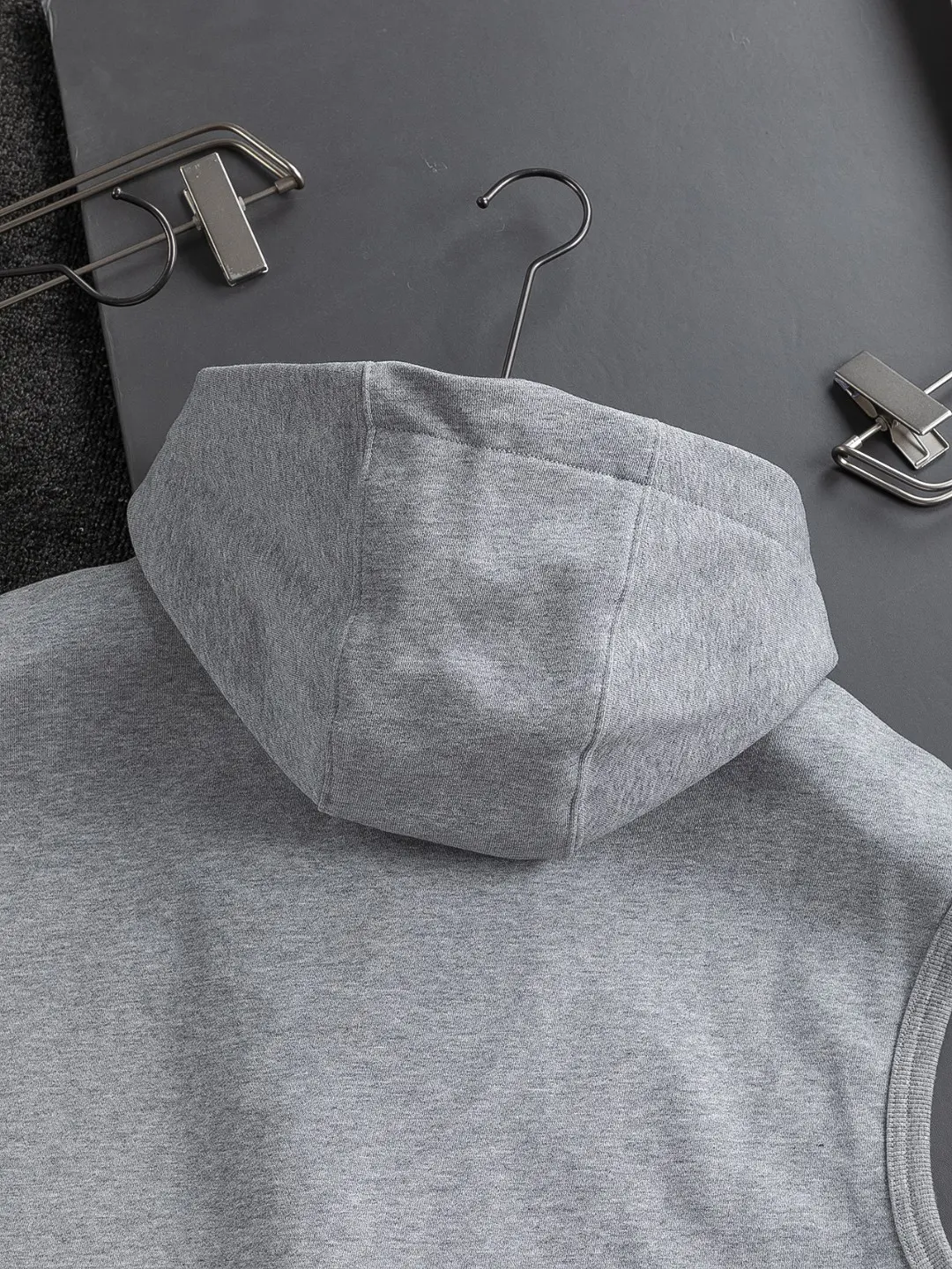 Logo-Embroidered Zip-Up Hooded Gilet D22522822 — view 10