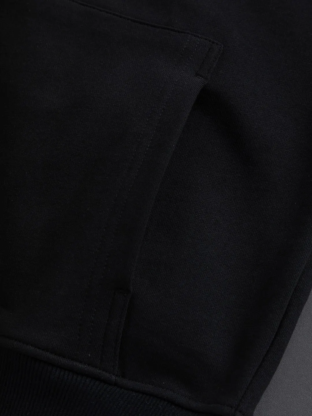 Logo-Embroidered Zip-Up Hooded Gilet D22522823 — view 7