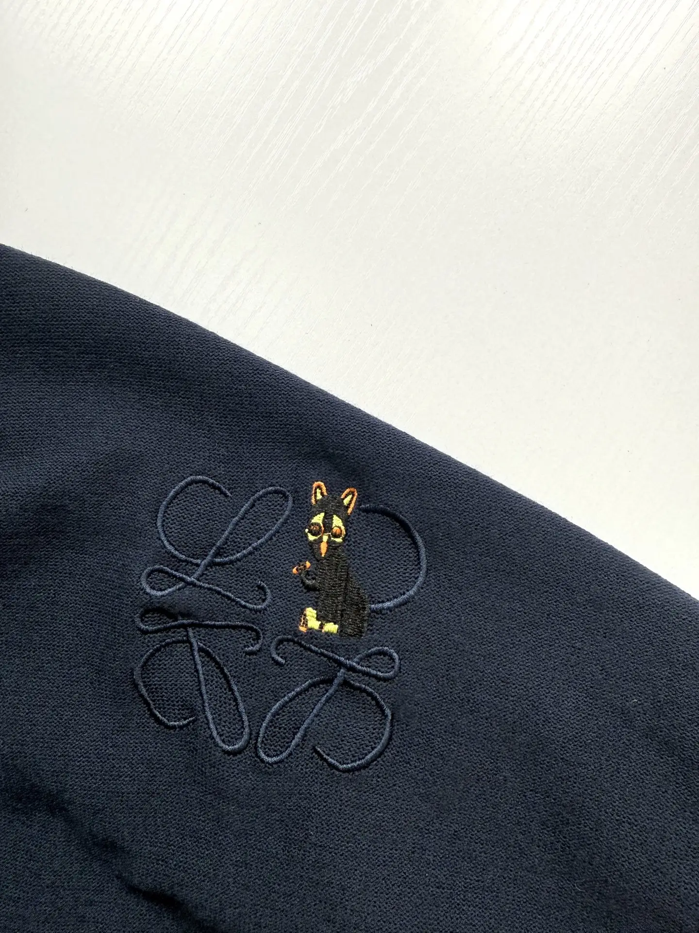 Anagram Animal Embroidery Crew-Neck Sweater D22522618 — view 7