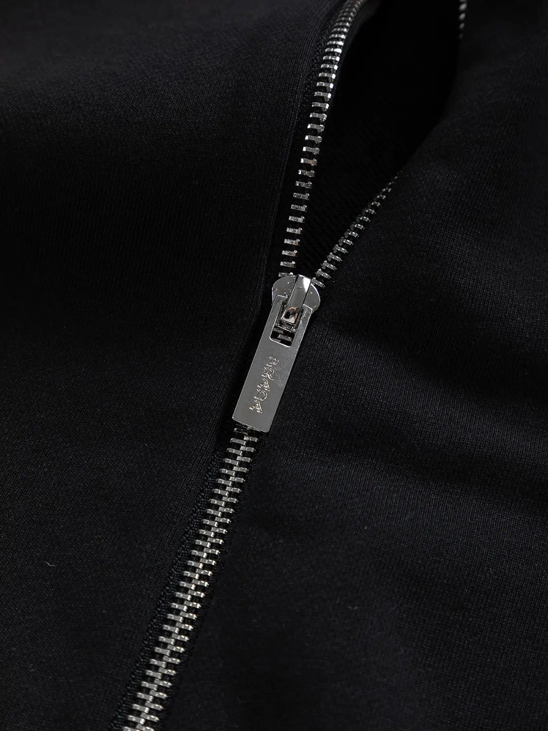 Logo-Appliqué Zip-Up Hooded Gilet D22522820 — view 7