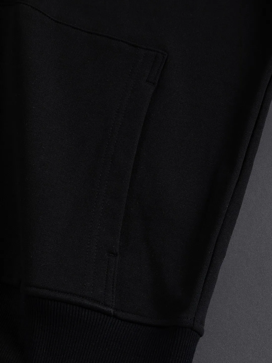 Logo-Appliqué Zip-Up Hooded Gilet D22522820 — view 9