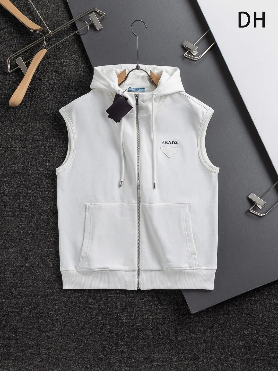 Enamelled Triangle Logo Zip-Up Hooded Gilet D22522821