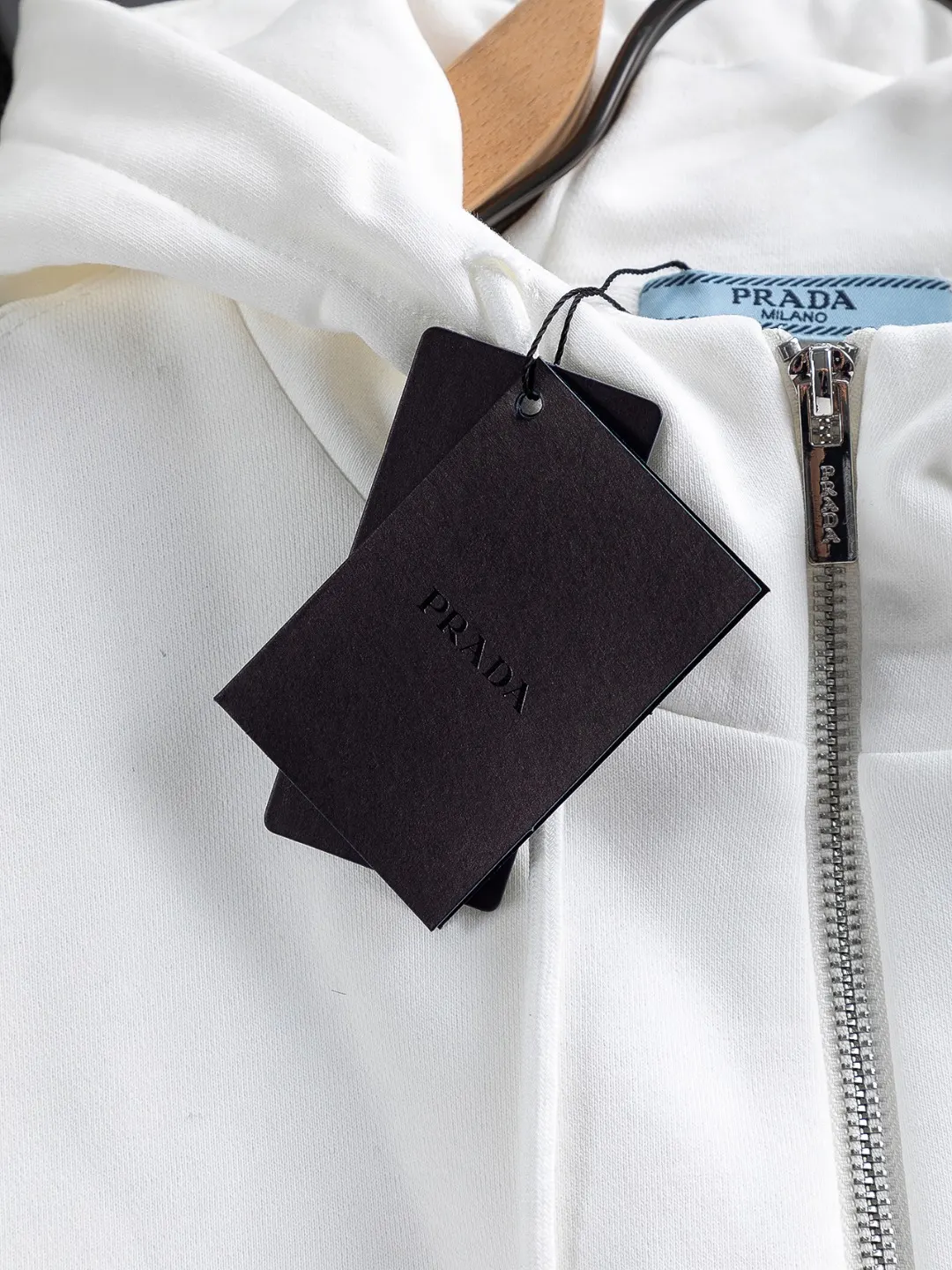 Enamelled Triangle Logo Zip-Up Hooded Gilet D22522821 — view 13