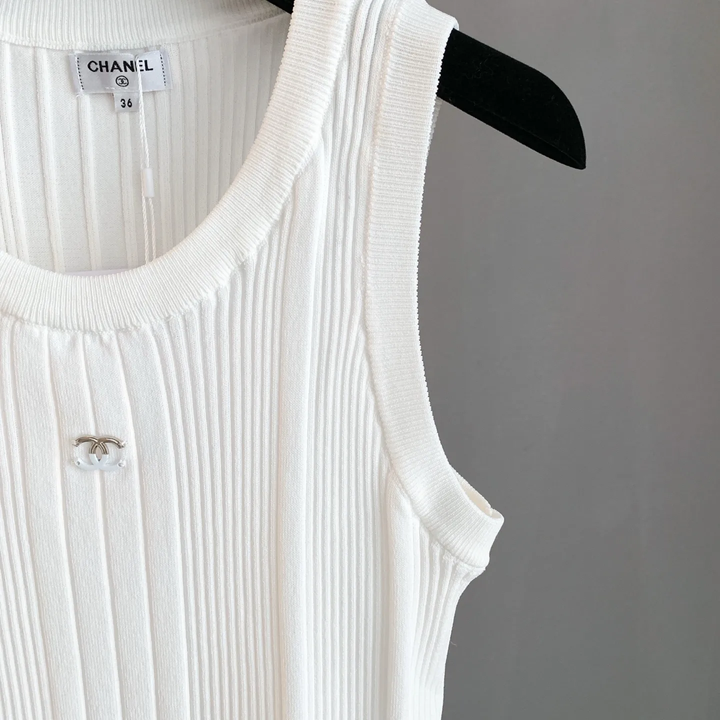 Ribbed Knit Sleeveless Tank Top D22522770 — view 4