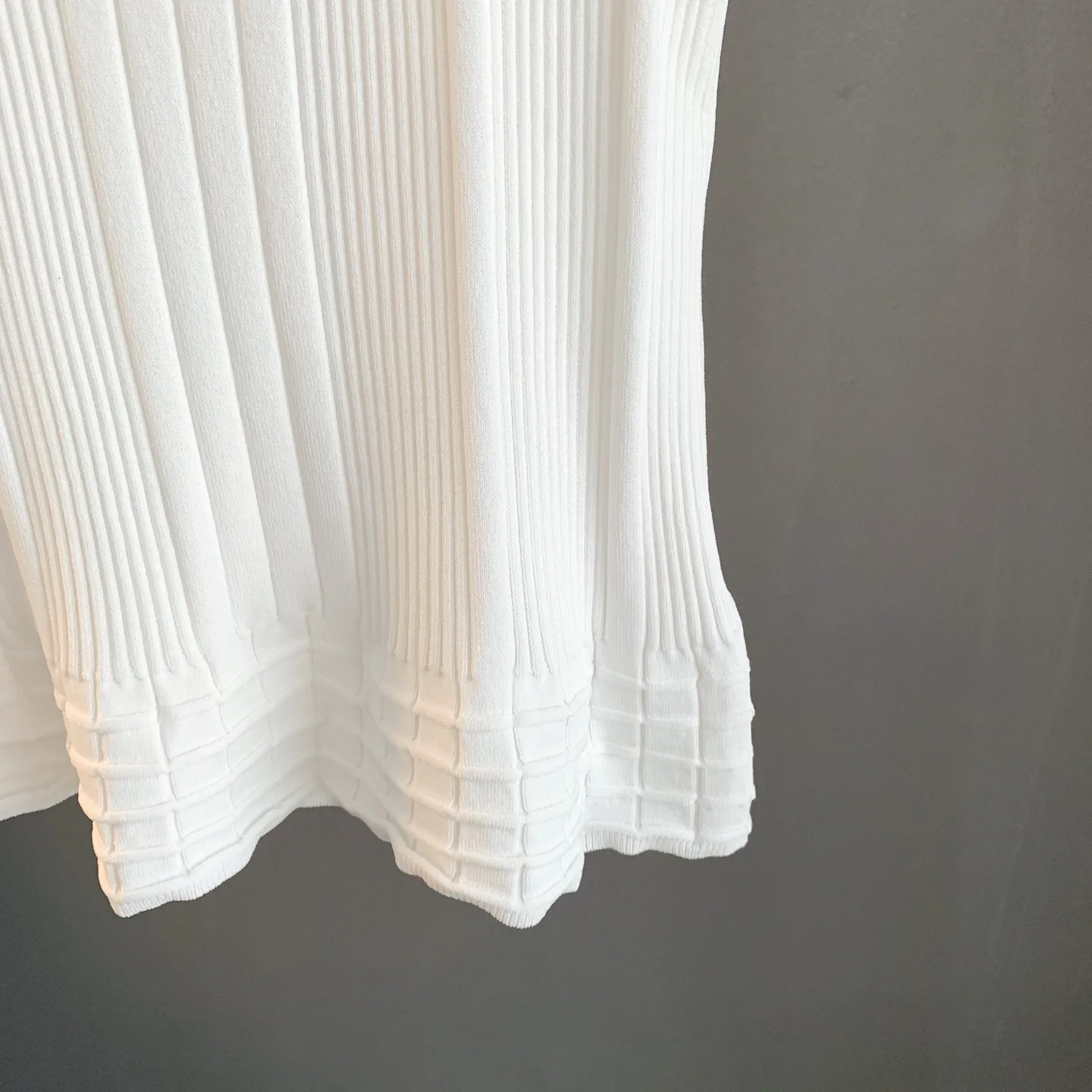 Ribbed Knit Sleeveless Tank Top D22522770 — view 8