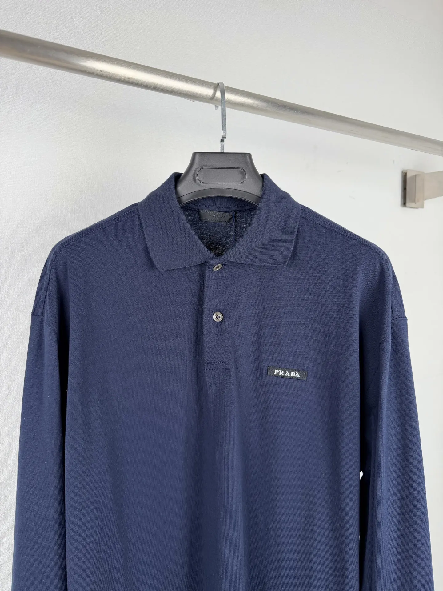 Logo-Label Long-Sleeved Polo Shirt D23021561 — view 2