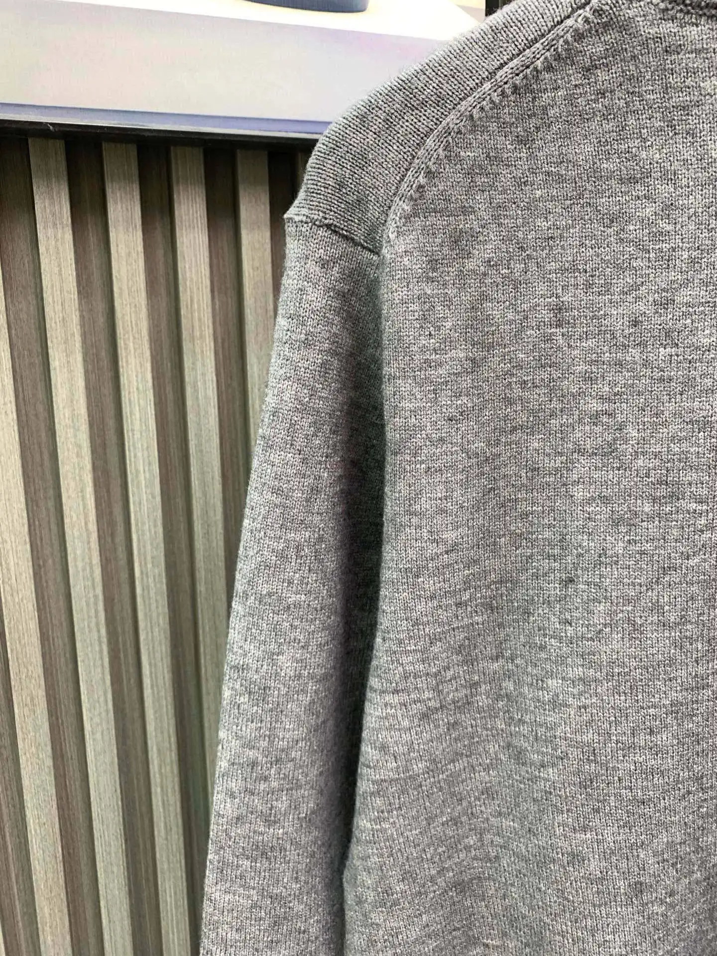 Logo Embroidered Wool-Blend Sweater D23022629 — view 6