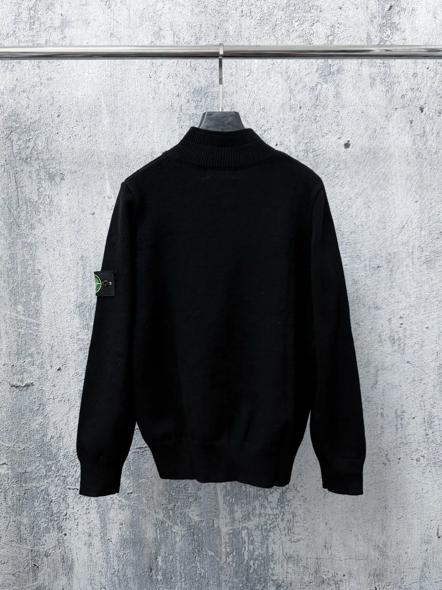 Button-Neck Wool Knit Sweater D23523559 — view 2