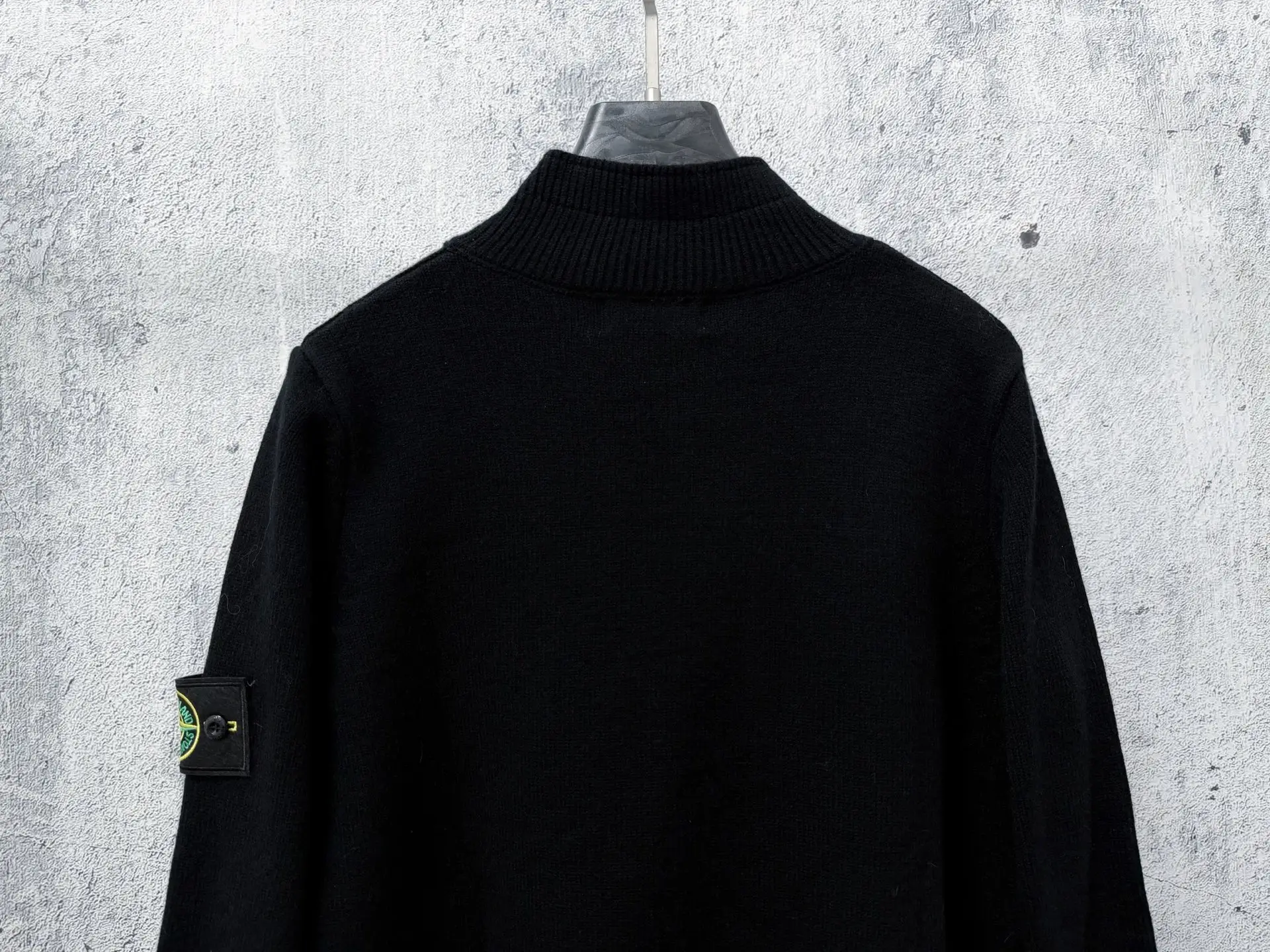 Button-Neck Wool Knit Sweater D23523559 — view 8