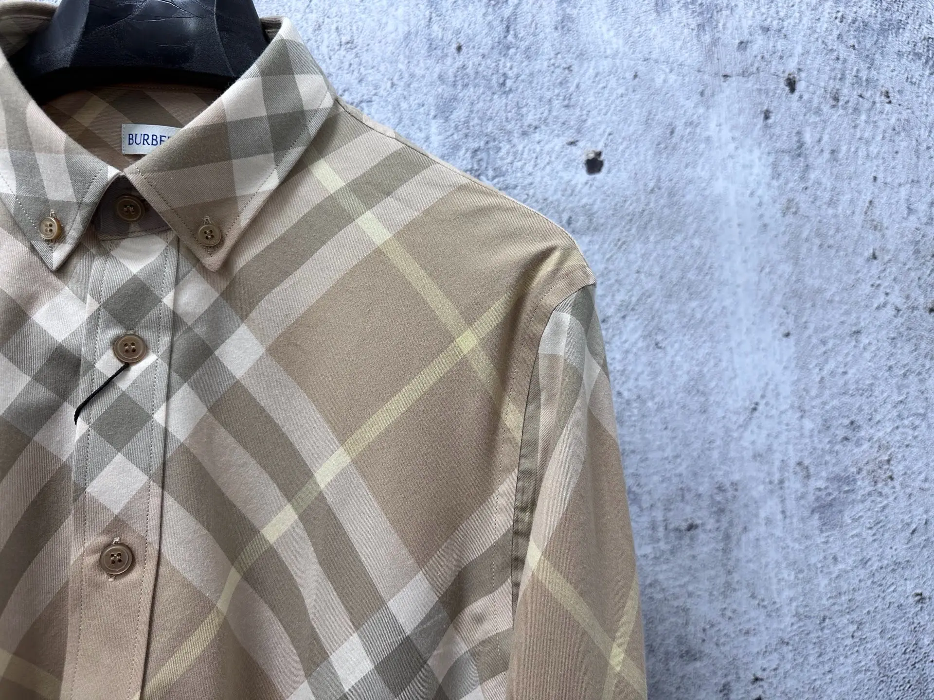 Diagonal Check Button-Down Shirt D23523574 — view 3