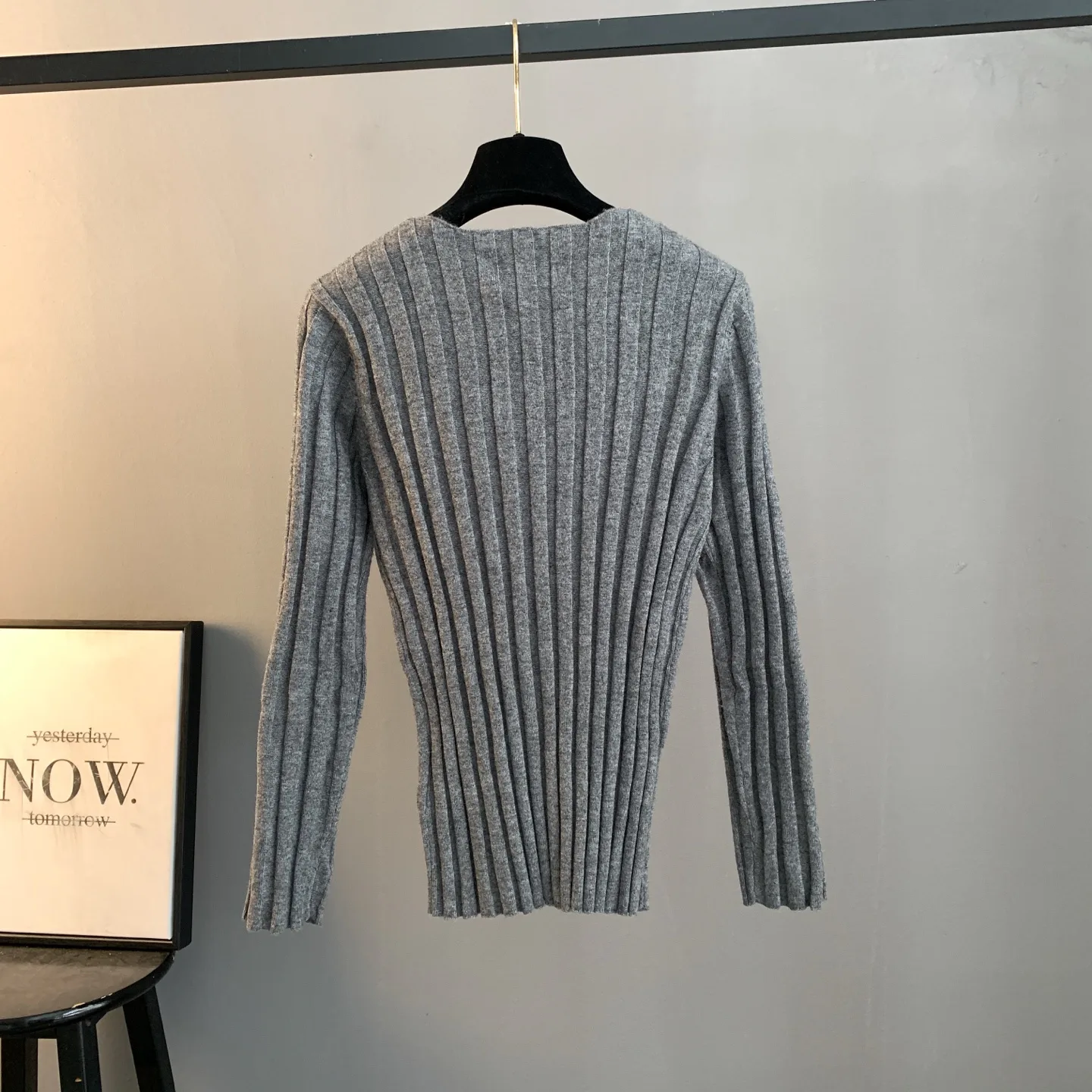 Ribbed Merino Wool V-Neck Sweater D24022890 — view 2