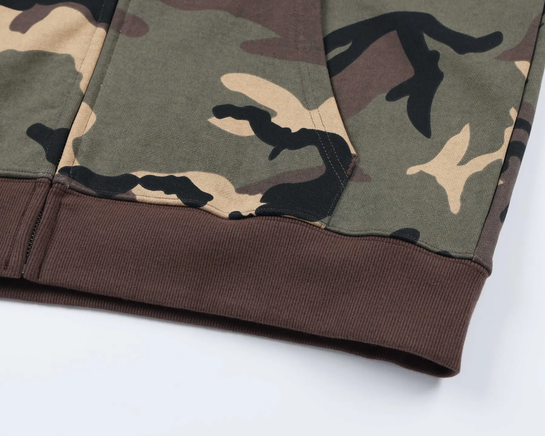 Camo Patchwork Embroidered Zip-Up Hoodie D24521451 — view 9