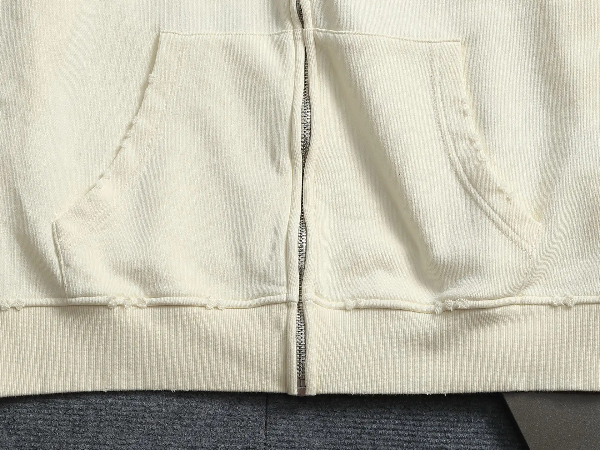 Logo Embroidery Distressed Zip-Up Hoodie D24521992 — view 3