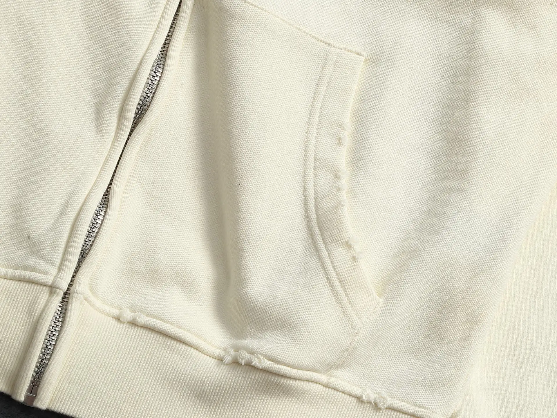 Logo Embroidery Distressed Zip-Up Hoodie D24521992 — view 4