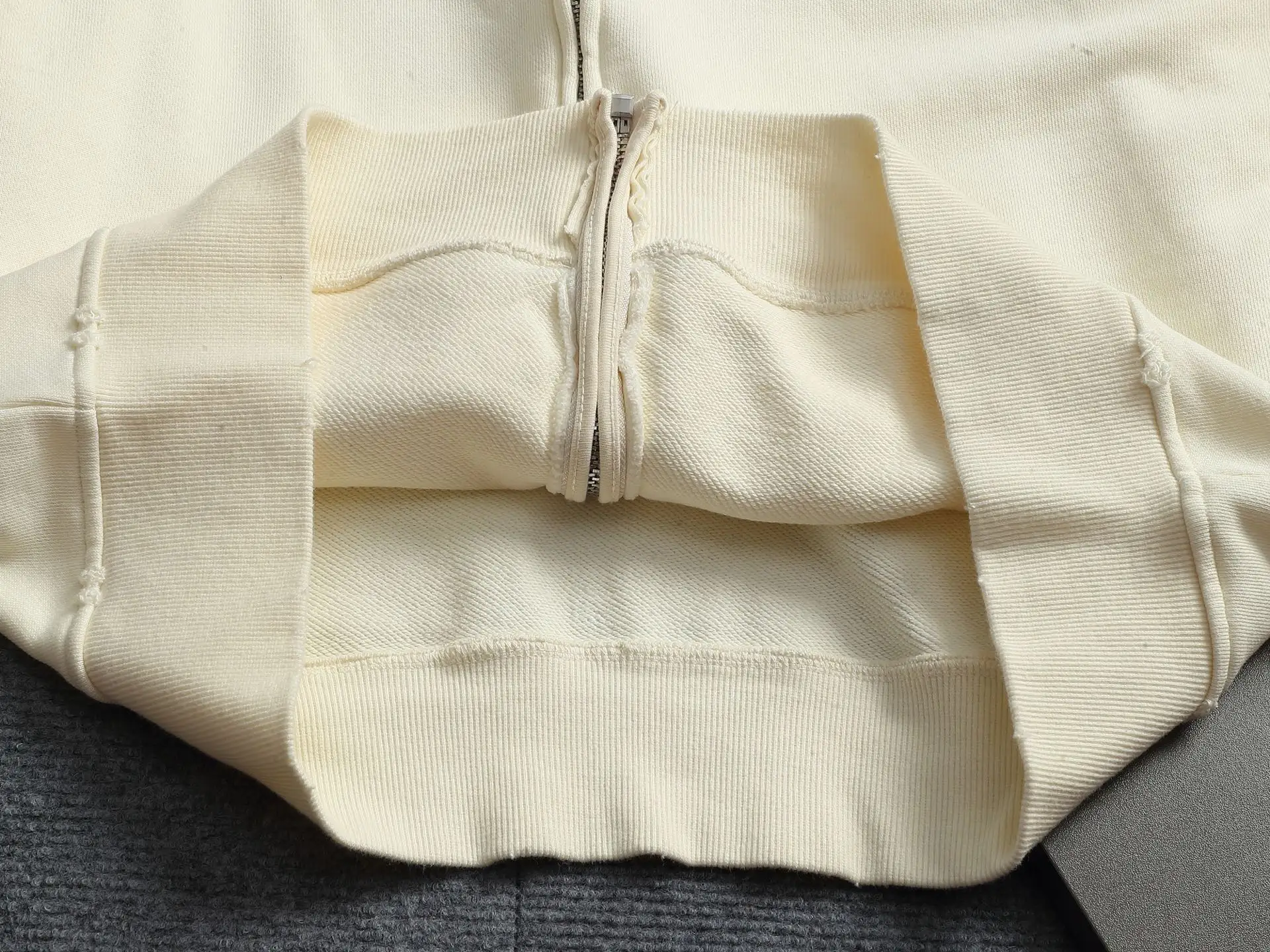 Logo Embroidery Distressed Zip-Up Hoodie D24521992 — view 9