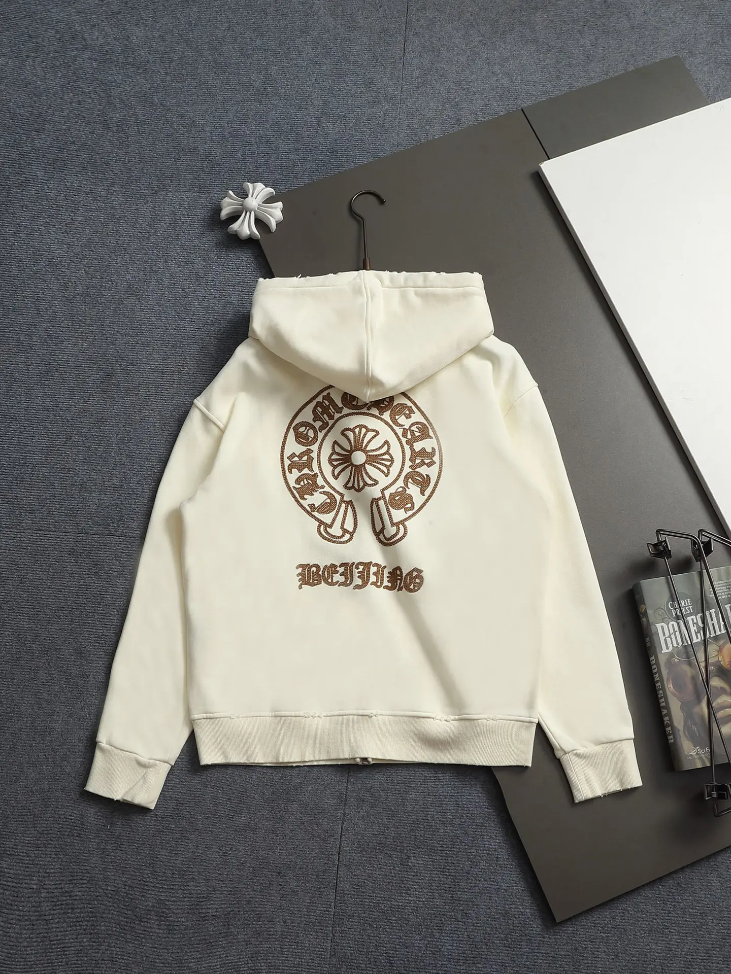 Logo Embroidery Distressed Zip-Up Hoodie D24521992 — view 14