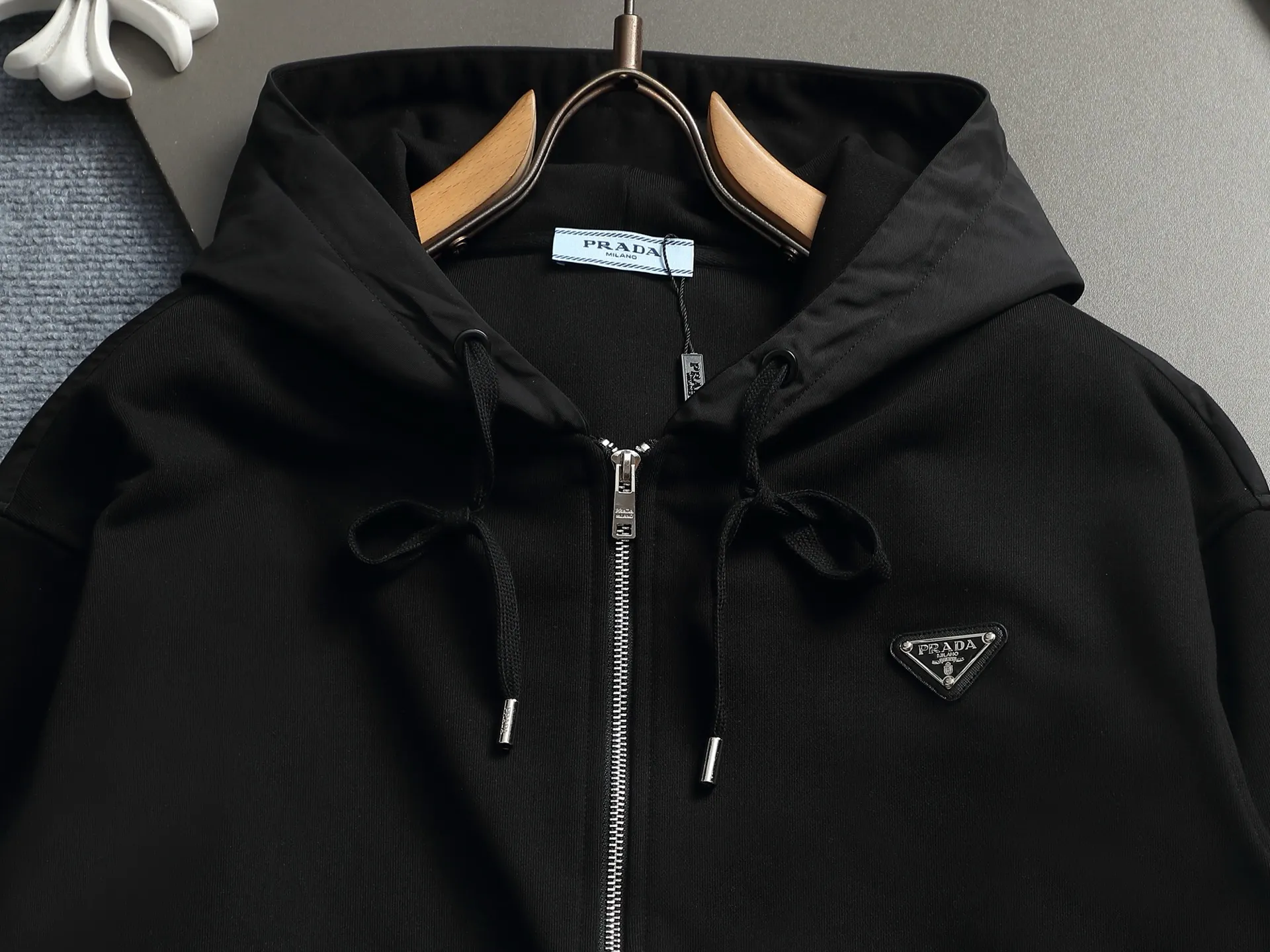 Logo-Appliqué Zip-Up Hoodie D24521994 — view 2