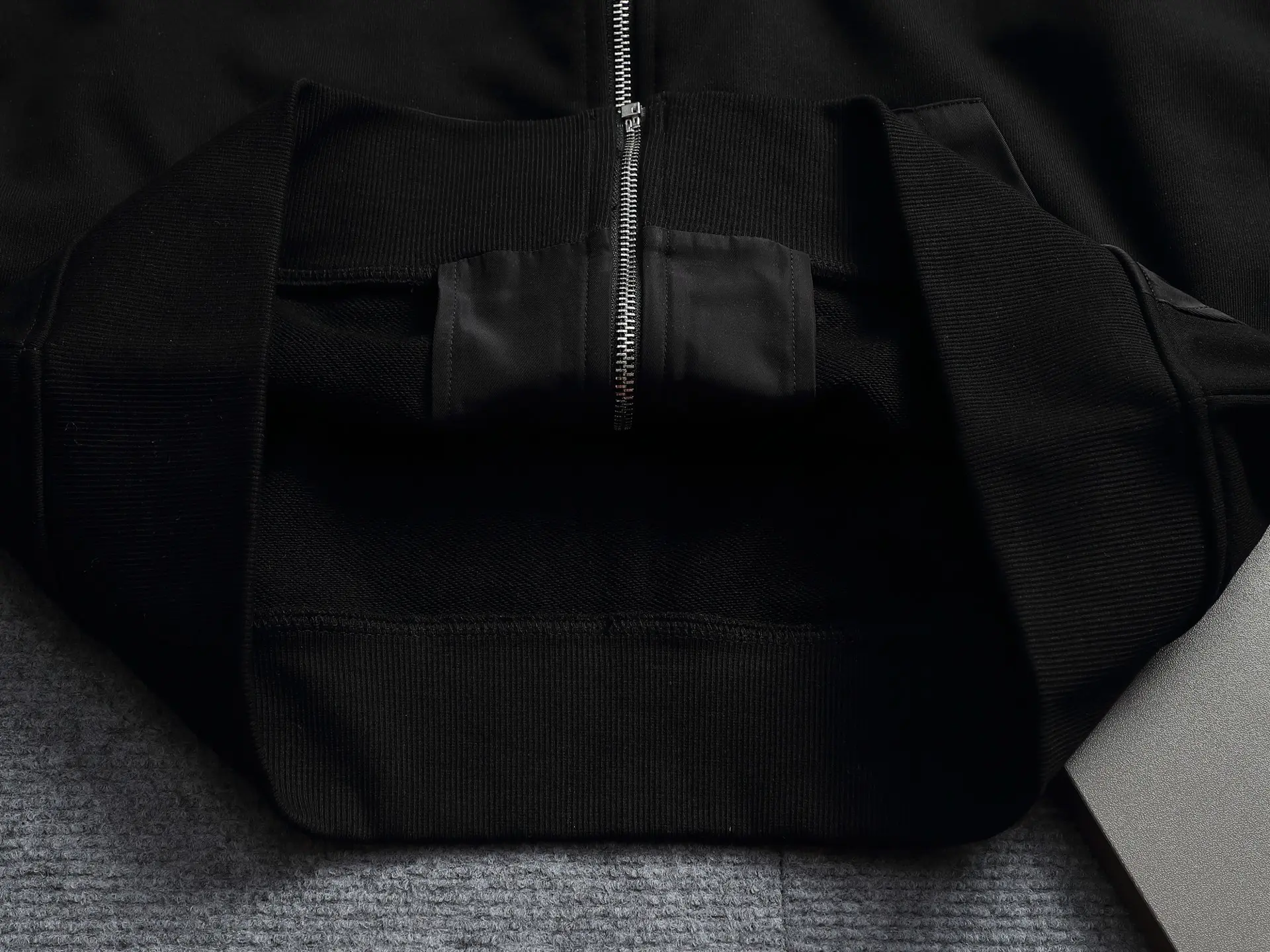 Logo-Appliqué Zip-Up Hoodie D24521994 — view 10