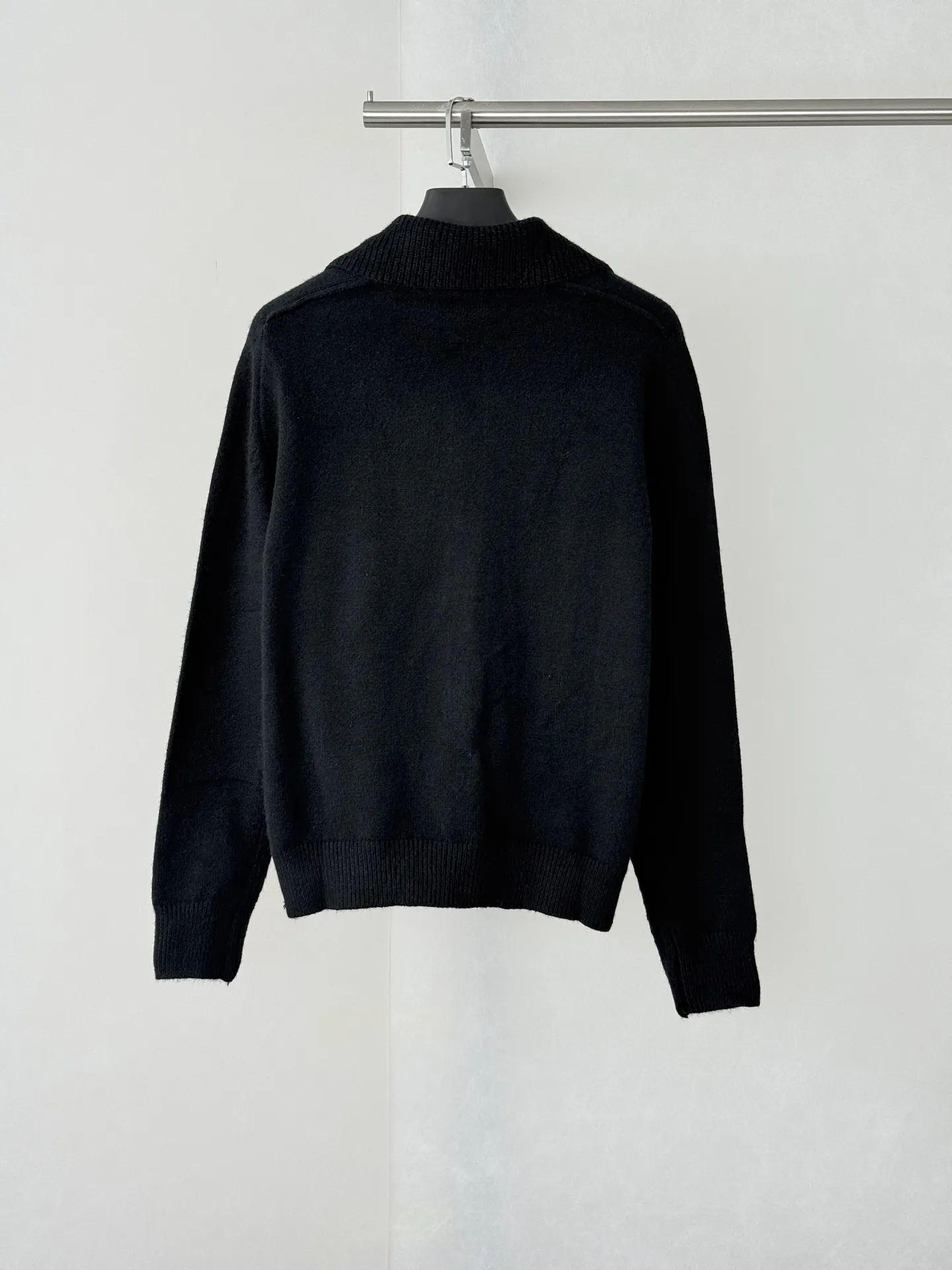 Logo-Embroidered Collared Knit Cardigan D25022617 — view 2