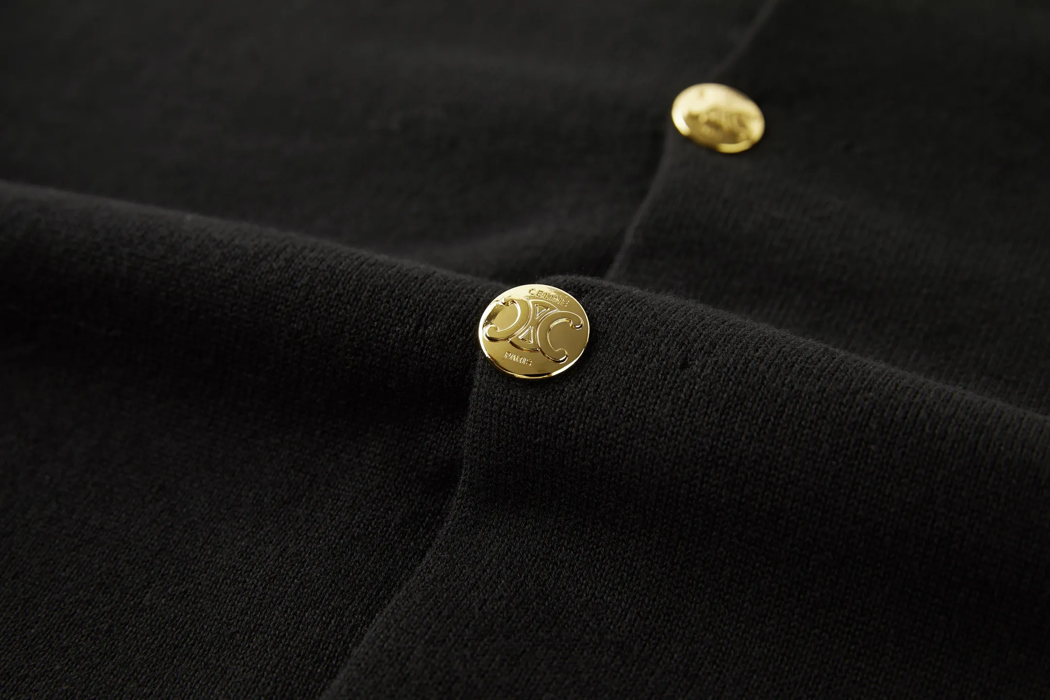 Triomphe Button Wool-Blend Cardigan D25021904 — view 4
