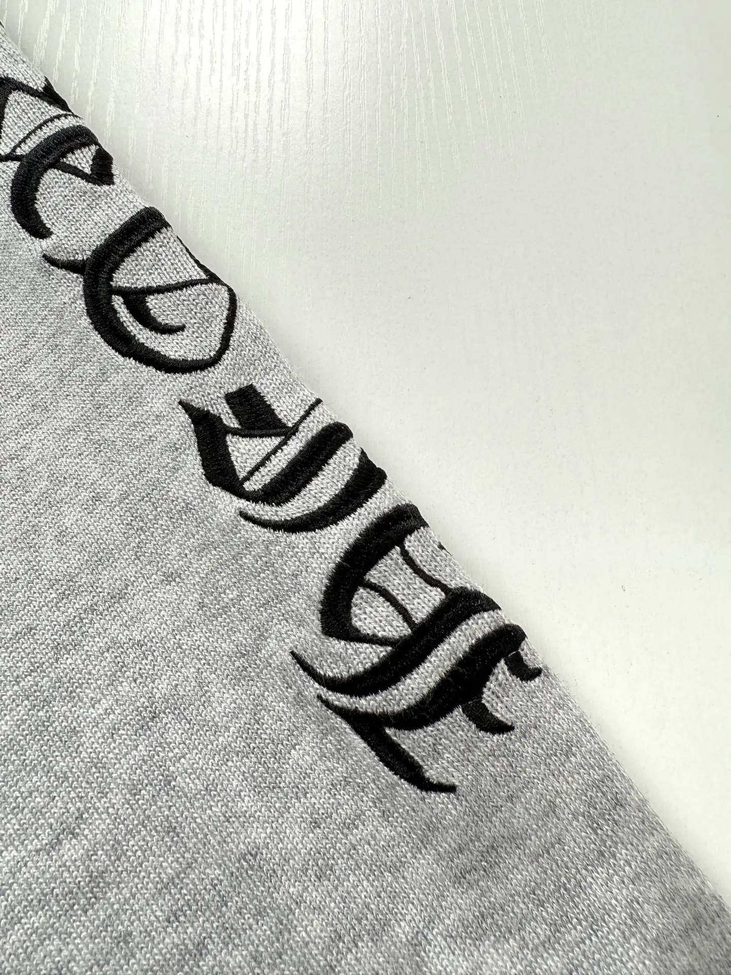 Gothic Script Embroidered Crew-Neck Sweater D25522621 — view 6