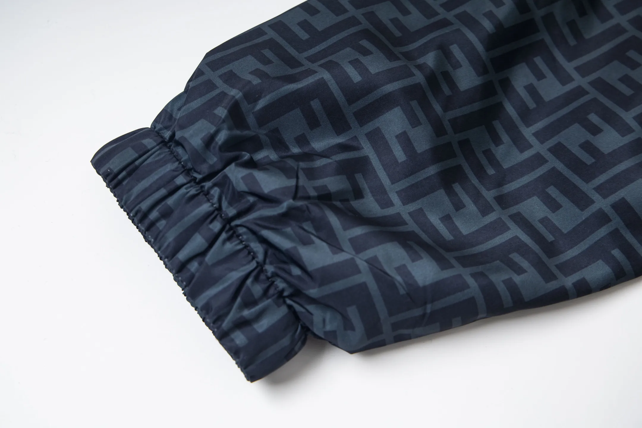 Reversible FF Monogram Jacquard Hooded Jacket D25522201 — view 7