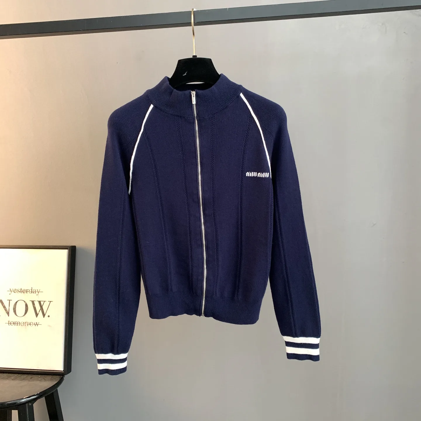 Logo-Embroidered Zip-Up Knit Cardigan D25522891