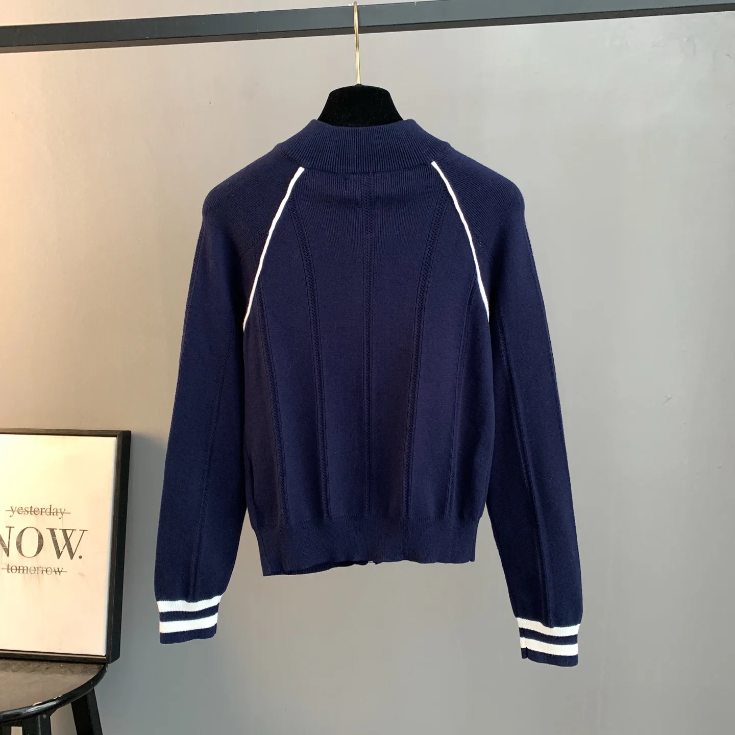 Logo-Embroidered Zip-Up Knit Cardigan D25522891 — view 2