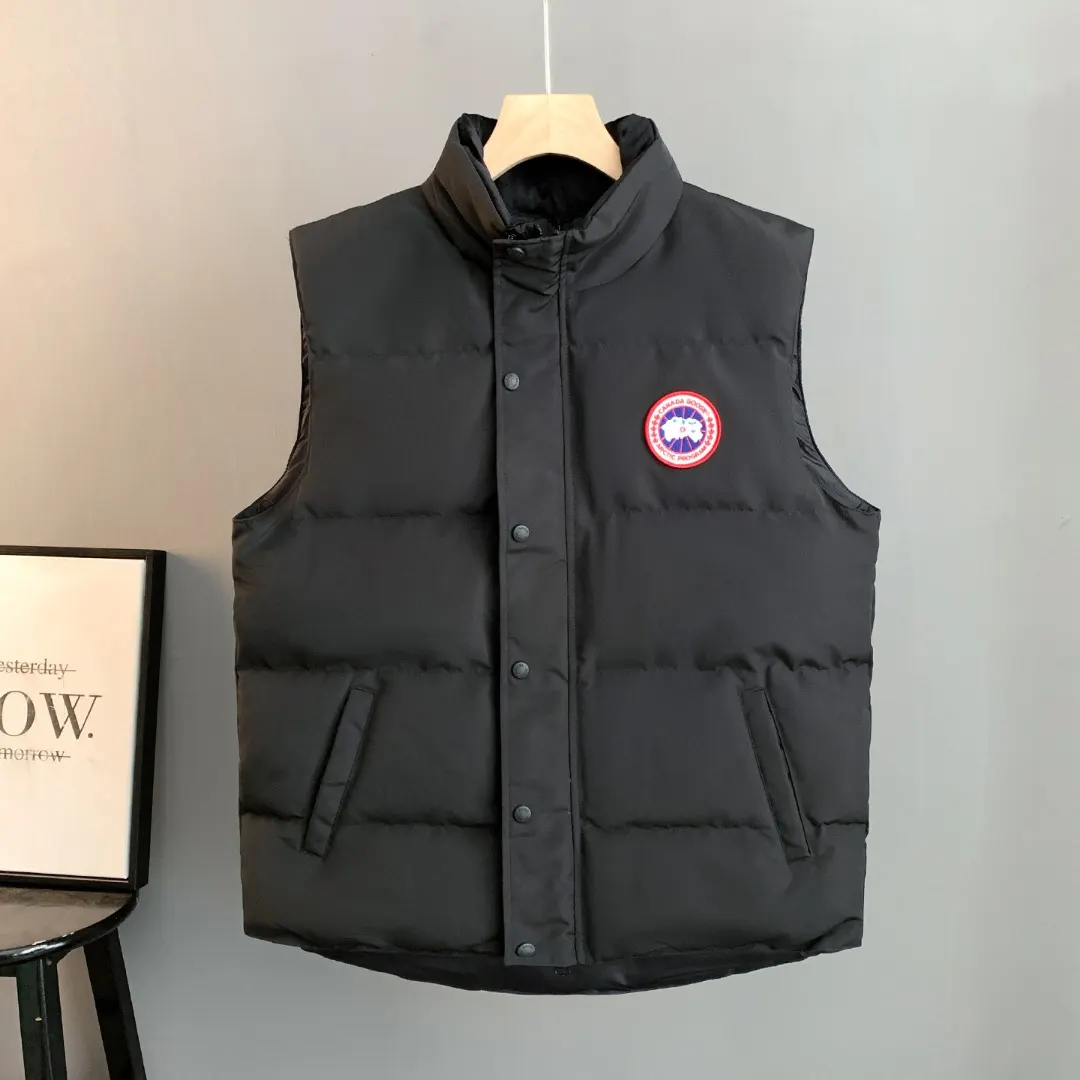 Canada Goose Freestyle Down-Filled Gilet D26023526