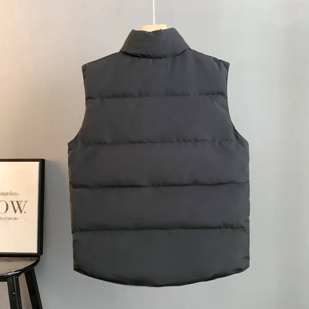 Canada Goose Freestyle Down-Filled Gilet D26023526 — view 2