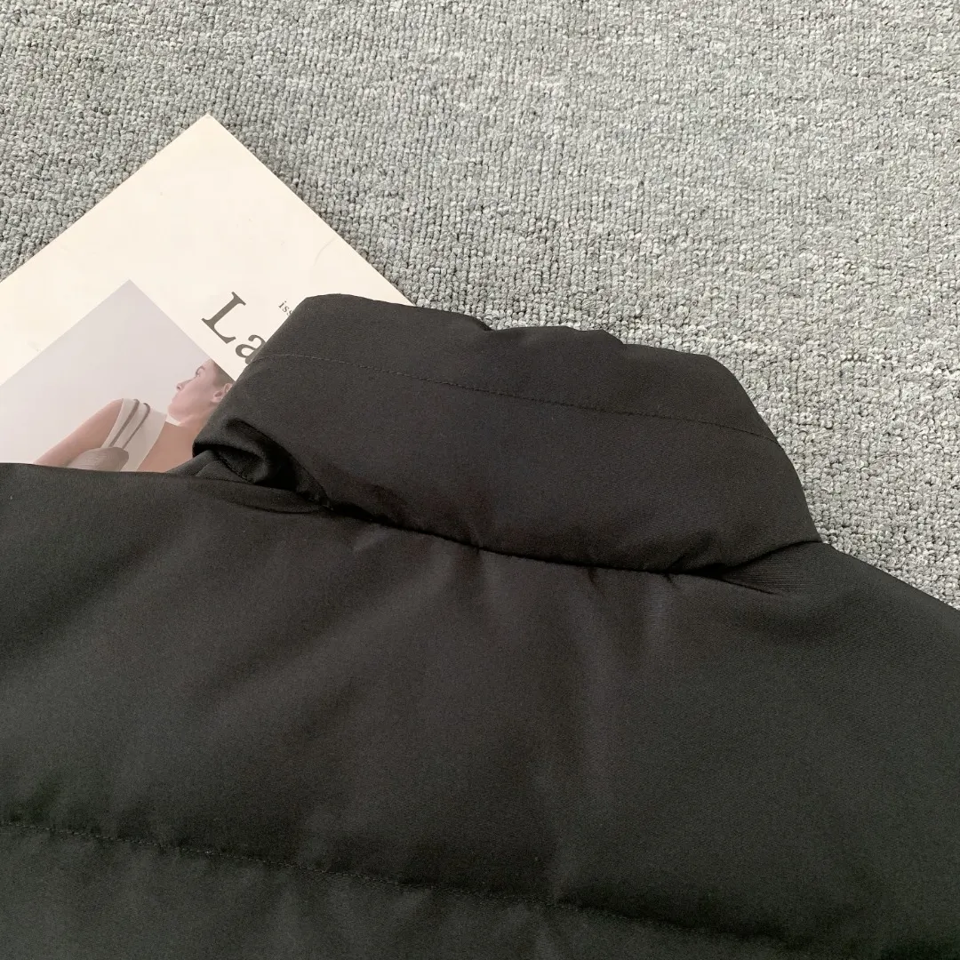 Canada Goose Freestyle Down-Filled Gilet D26023526 — view 11