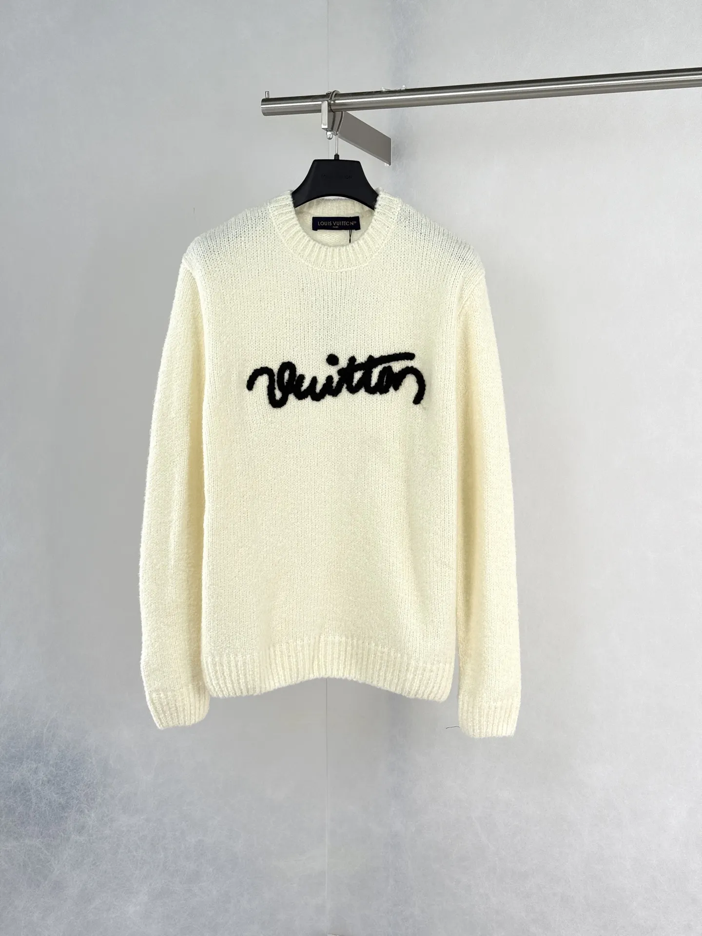 Script Logo Embroidered Bouclé Knit Sweater D26019926