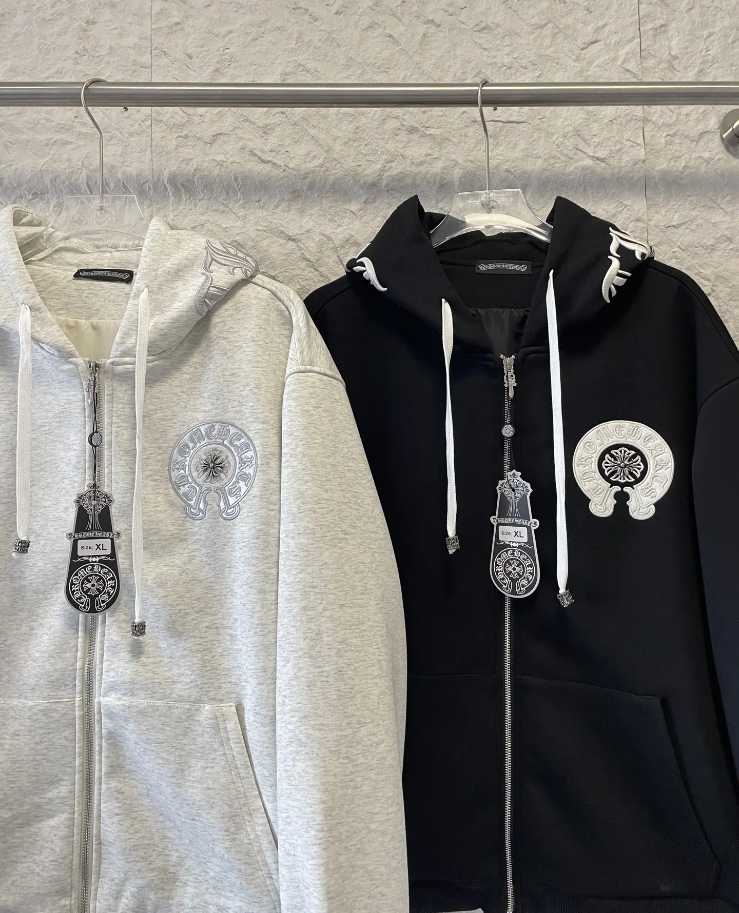 Embroidered Horseshoe Zip-Up Hoodie D26020230 — view 3