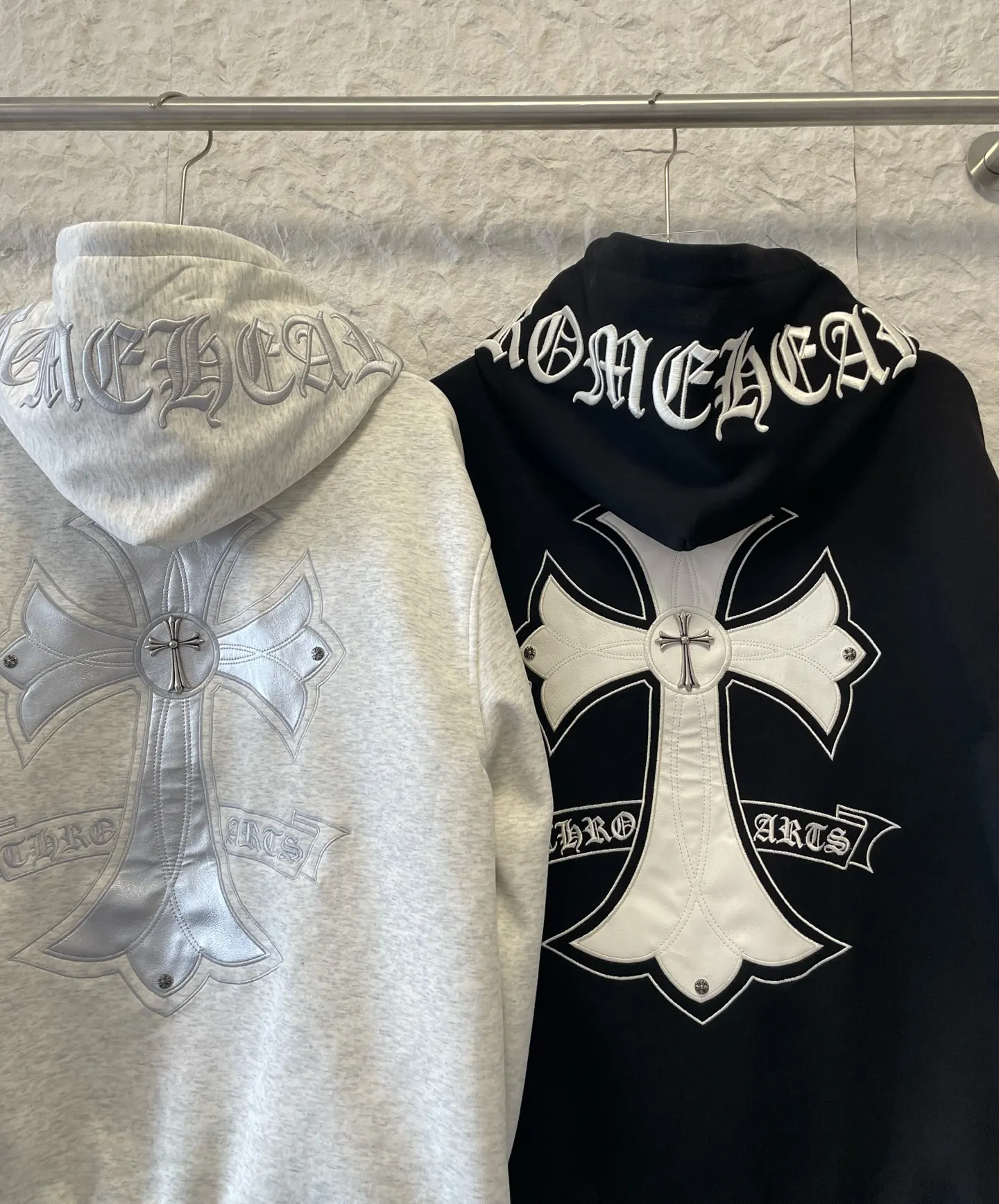 Embroidered Horseshoe Zip-Up Hoodie D26020230 — view 4