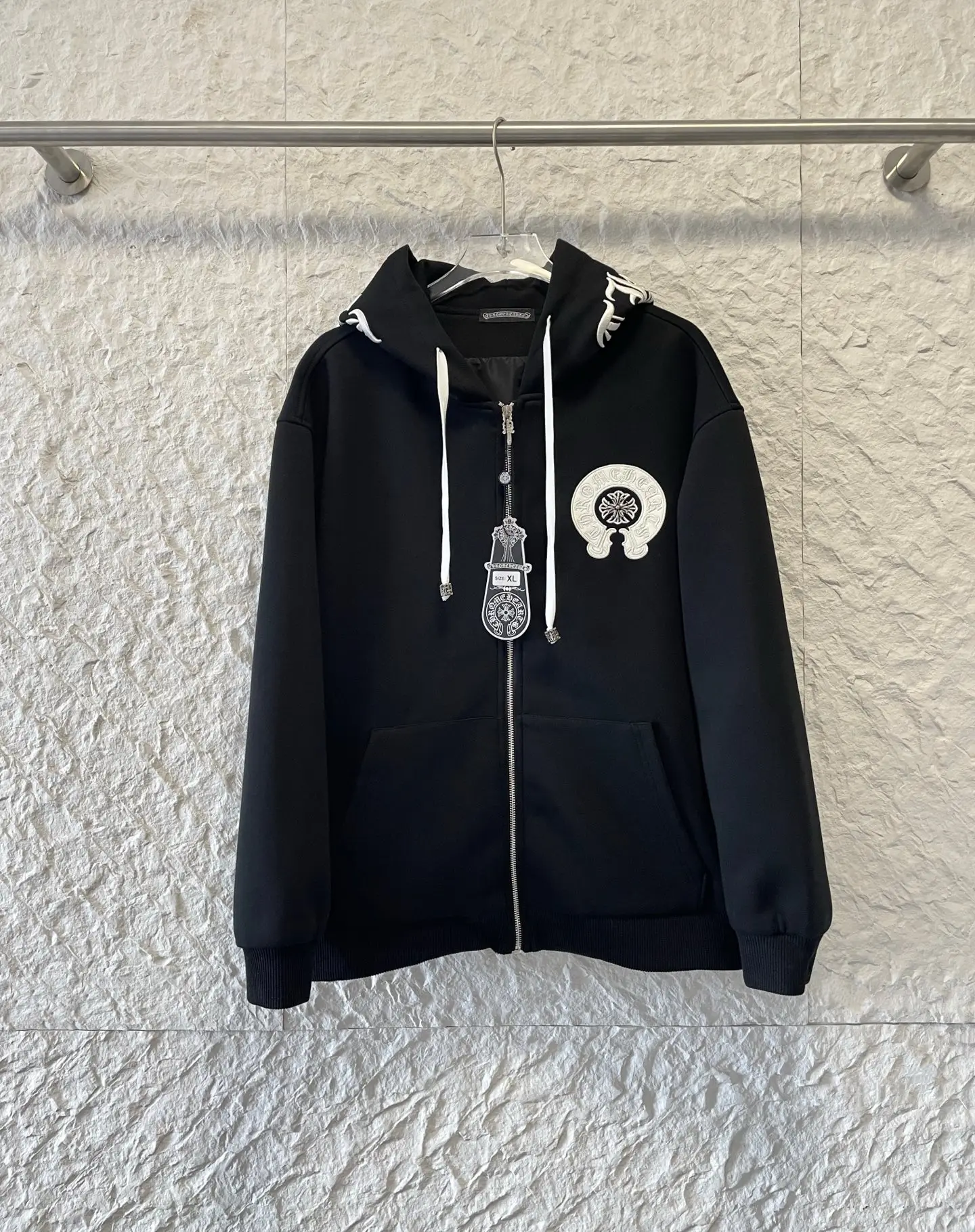 Embroidered Horseshoe Zip-Up Hoodie D26020230 — view 7