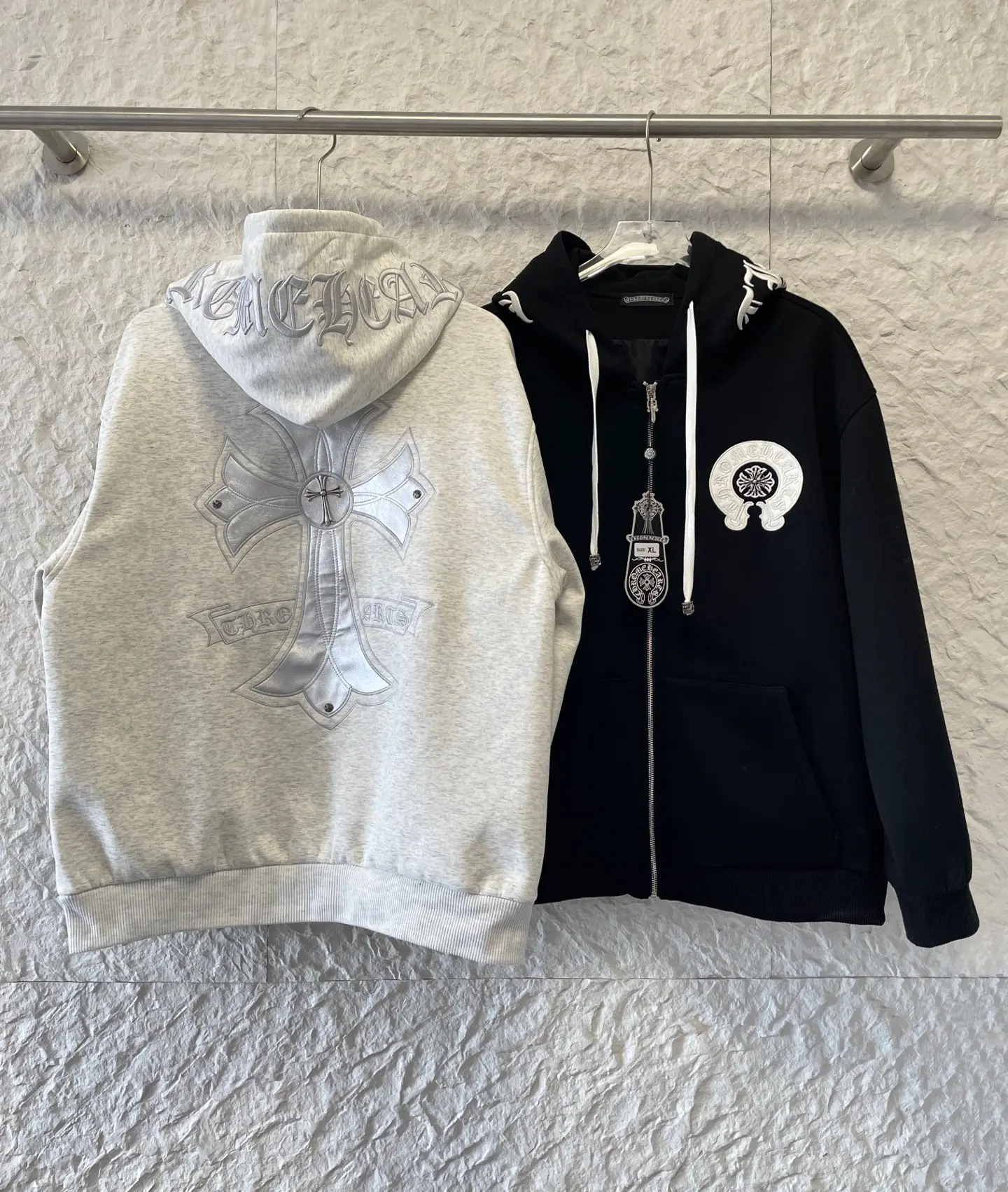 Embroidered Horseshoe Zip-Up Hoodie D26020230 — view 9