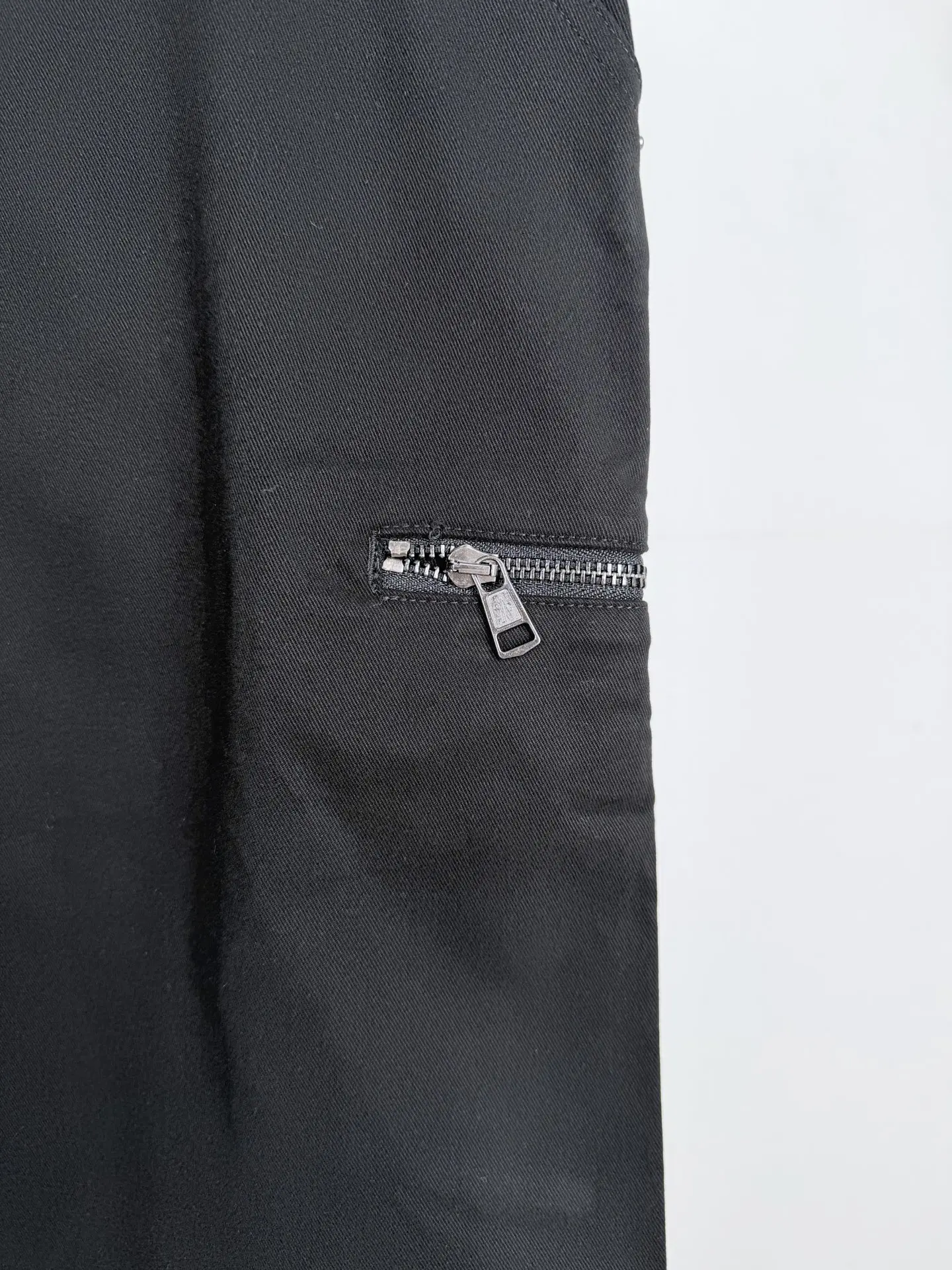 Straight-Leg Logo Patch Trousers D26019992 — view 7