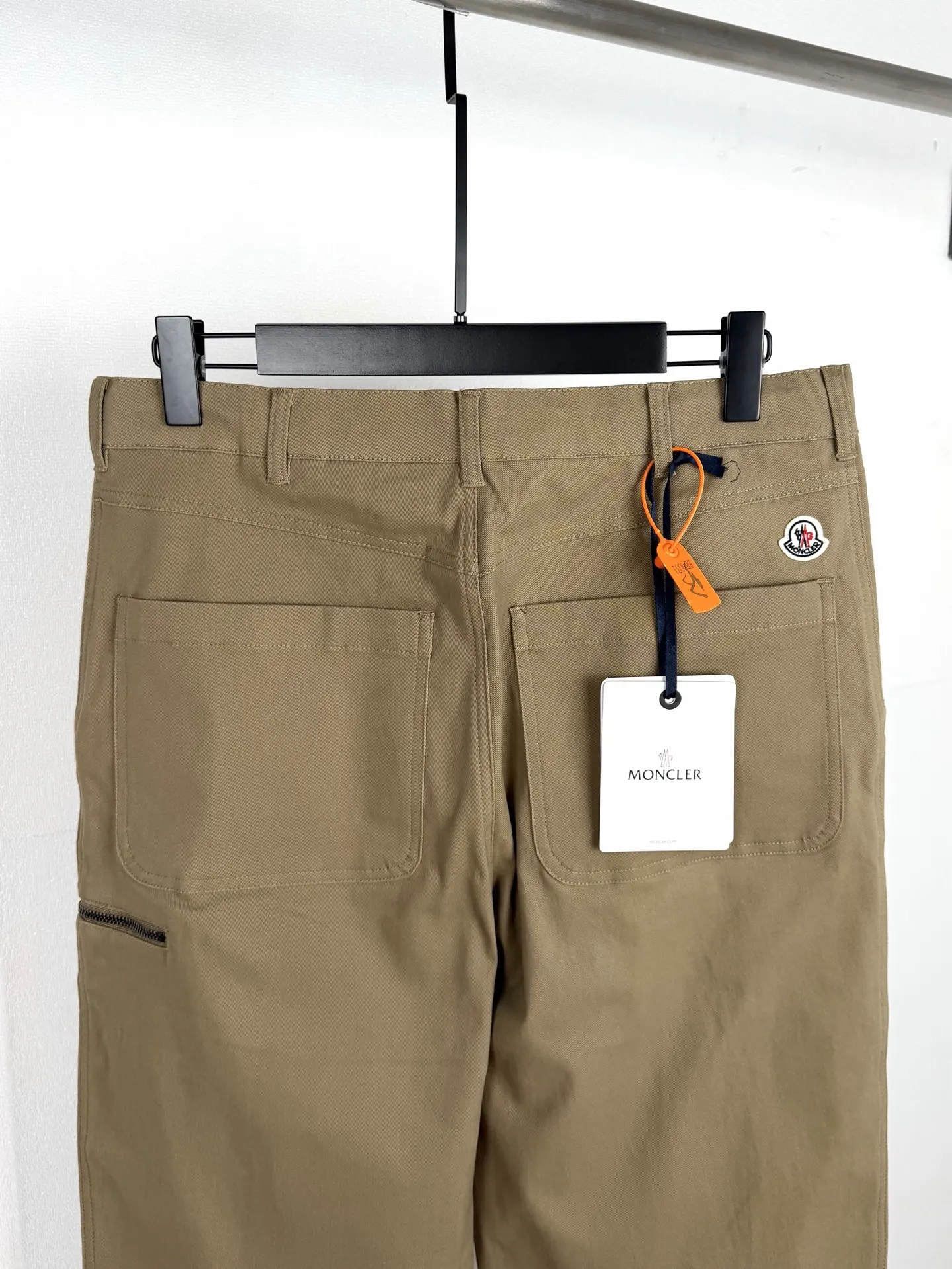 Moncler Logo-Patch Straight-Leg Trousers D26019993 — view 4
