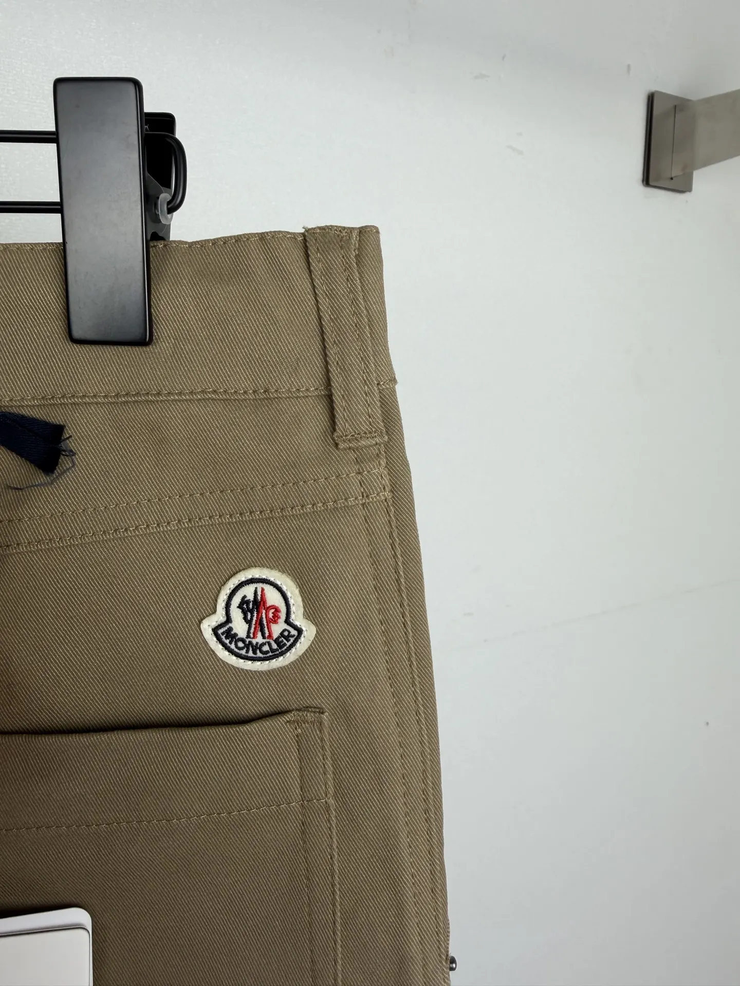 Moncler Logo-Patch Straight-Leg Trousers D26019993 — view 10